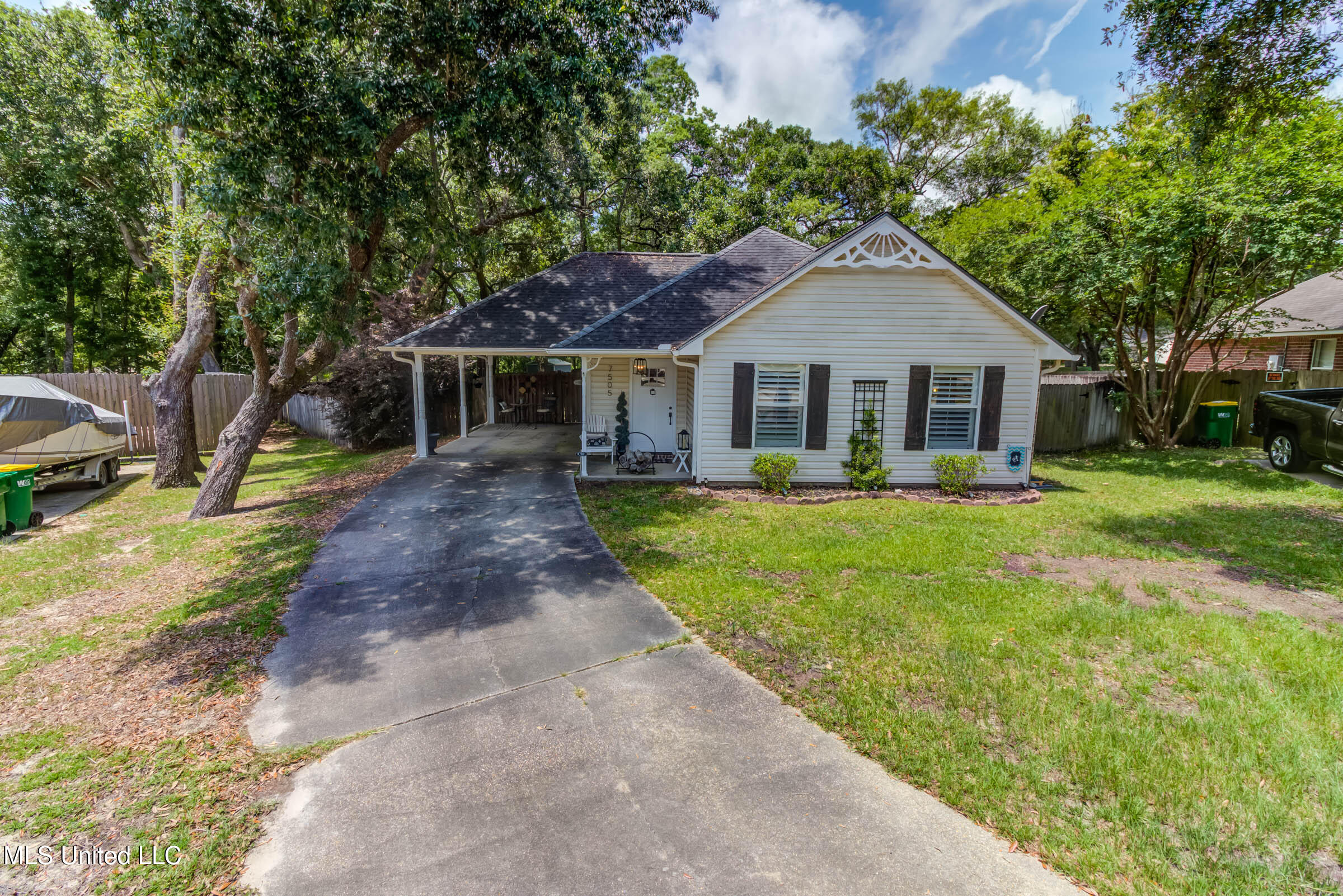 7505 Martin Court, Ocean Springs, Mississippi image 1