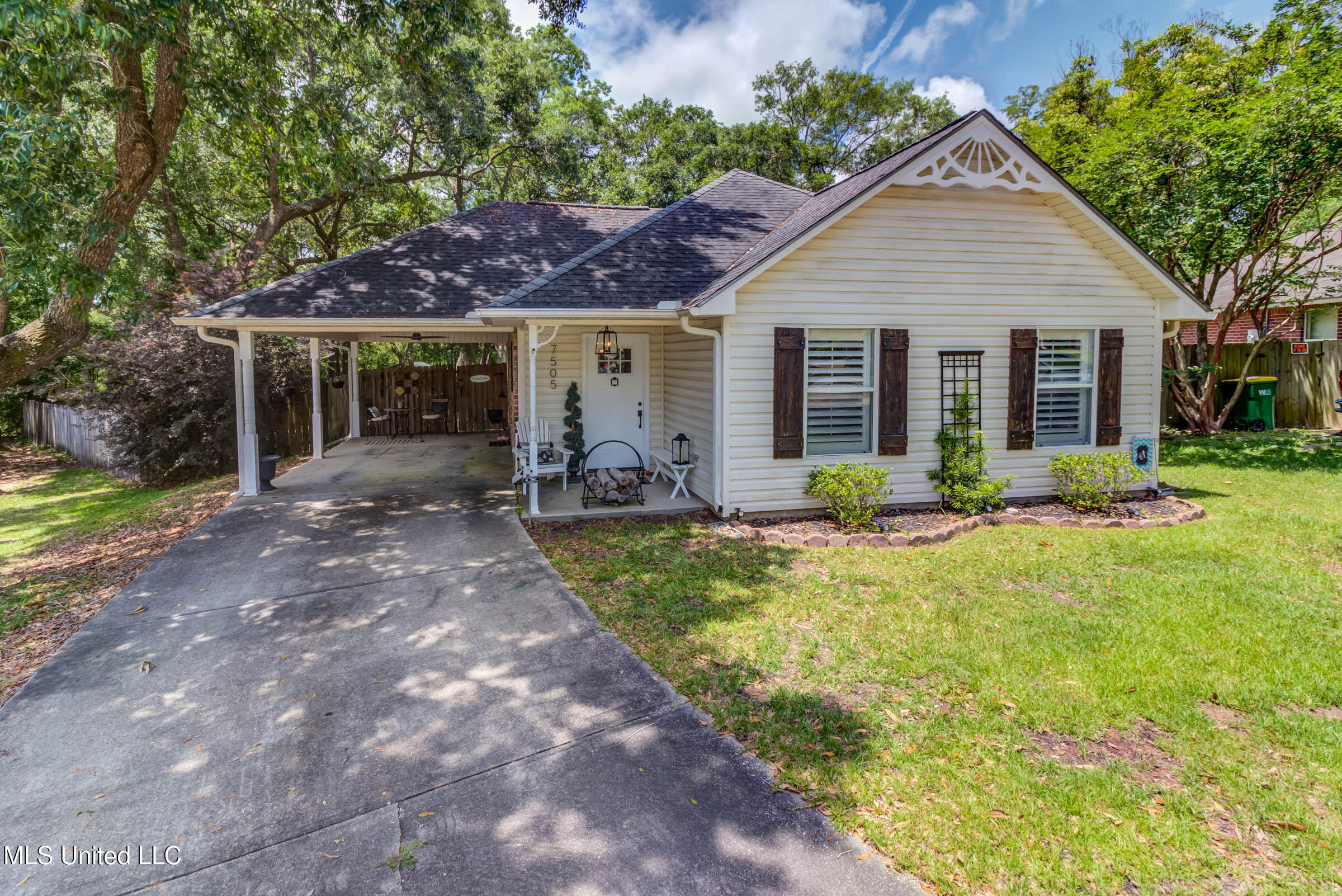 7505 Martin Court, Ocean Springs, Mississippi image 3