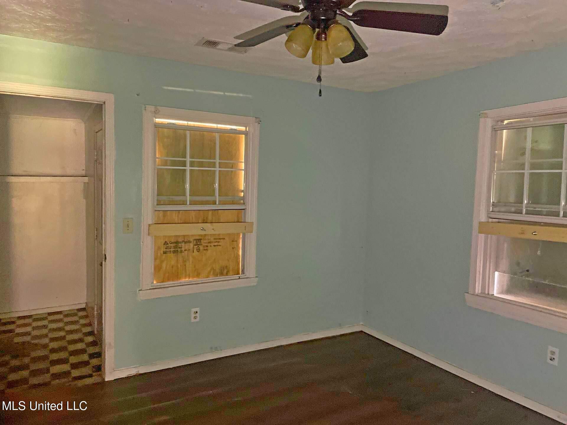 325 Reeves Avenue, Walnut Grove, Mississippi image 4