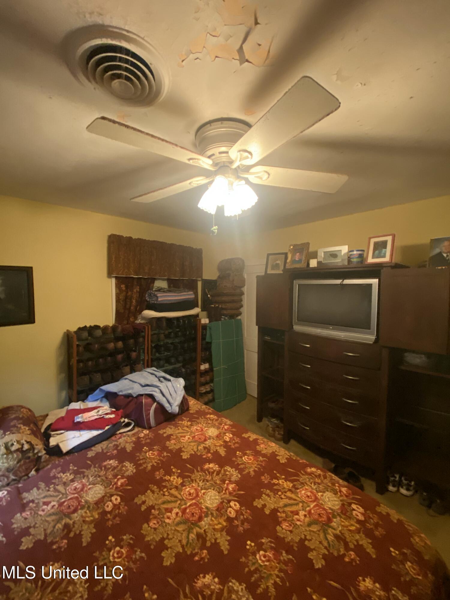 210 Colonial Circle, Jackson, Mississippi image 13