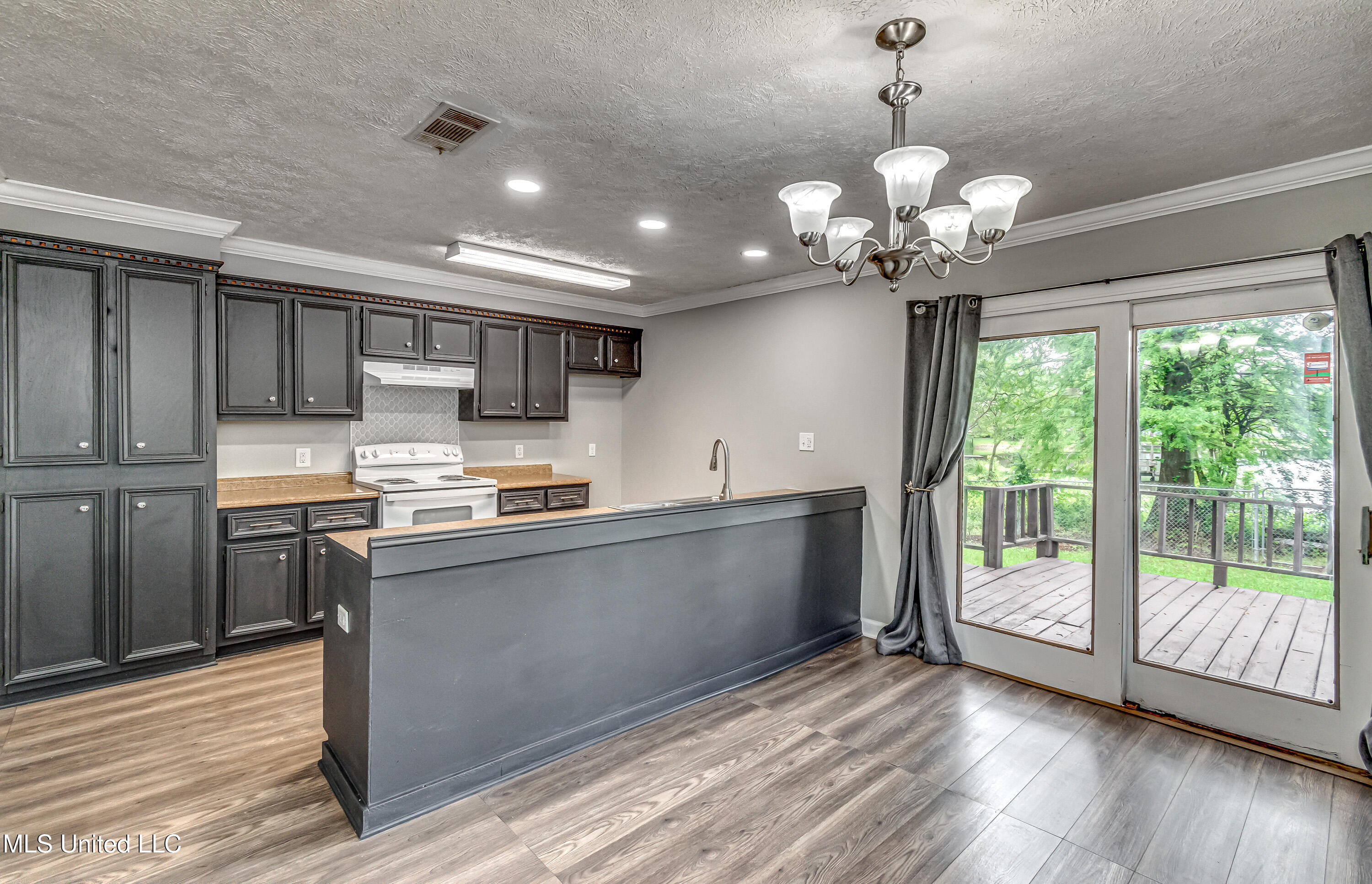 207 W Dewey Camp Drive, Florence, Mississippi image 4