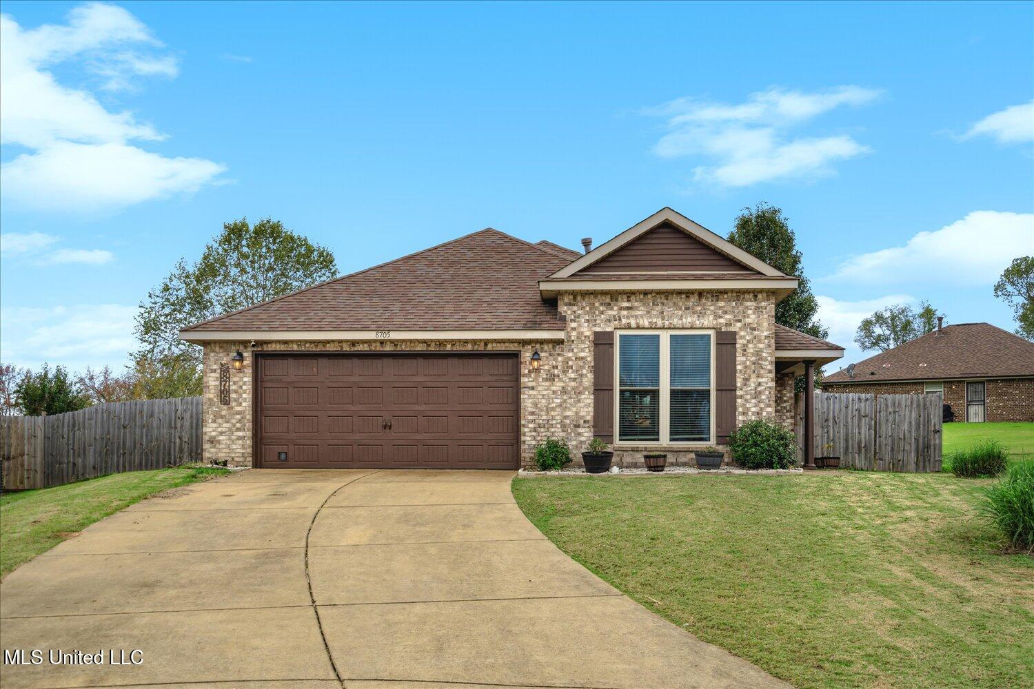 8705 Hanson Cove, Southaven, Mississippi image 2