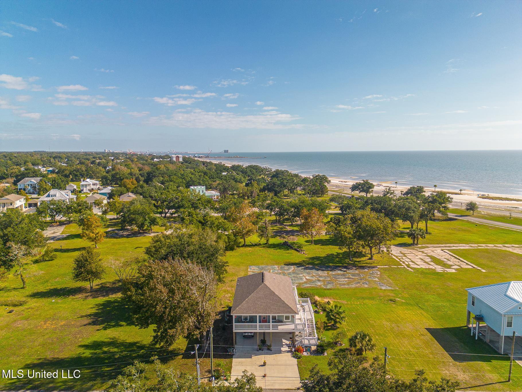 219 Oak Gardens Avenue, Long Beach, Mississippi image 4