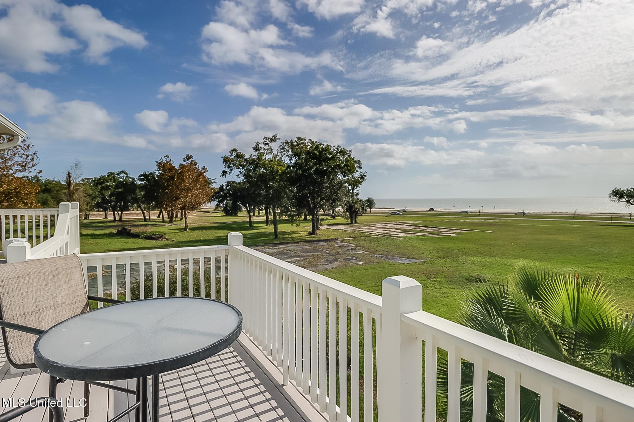 219 Oak Gardens Avenue, Long Beach, Mississippi image 9