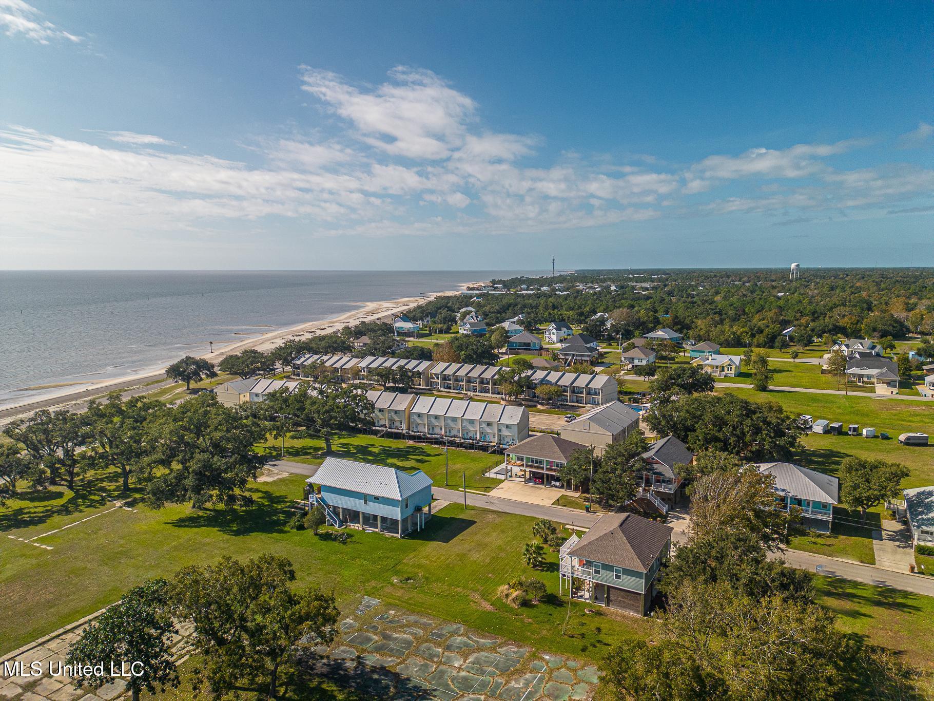 219 Oak Gardens Avenue, Long Beach, Mississippi image 6