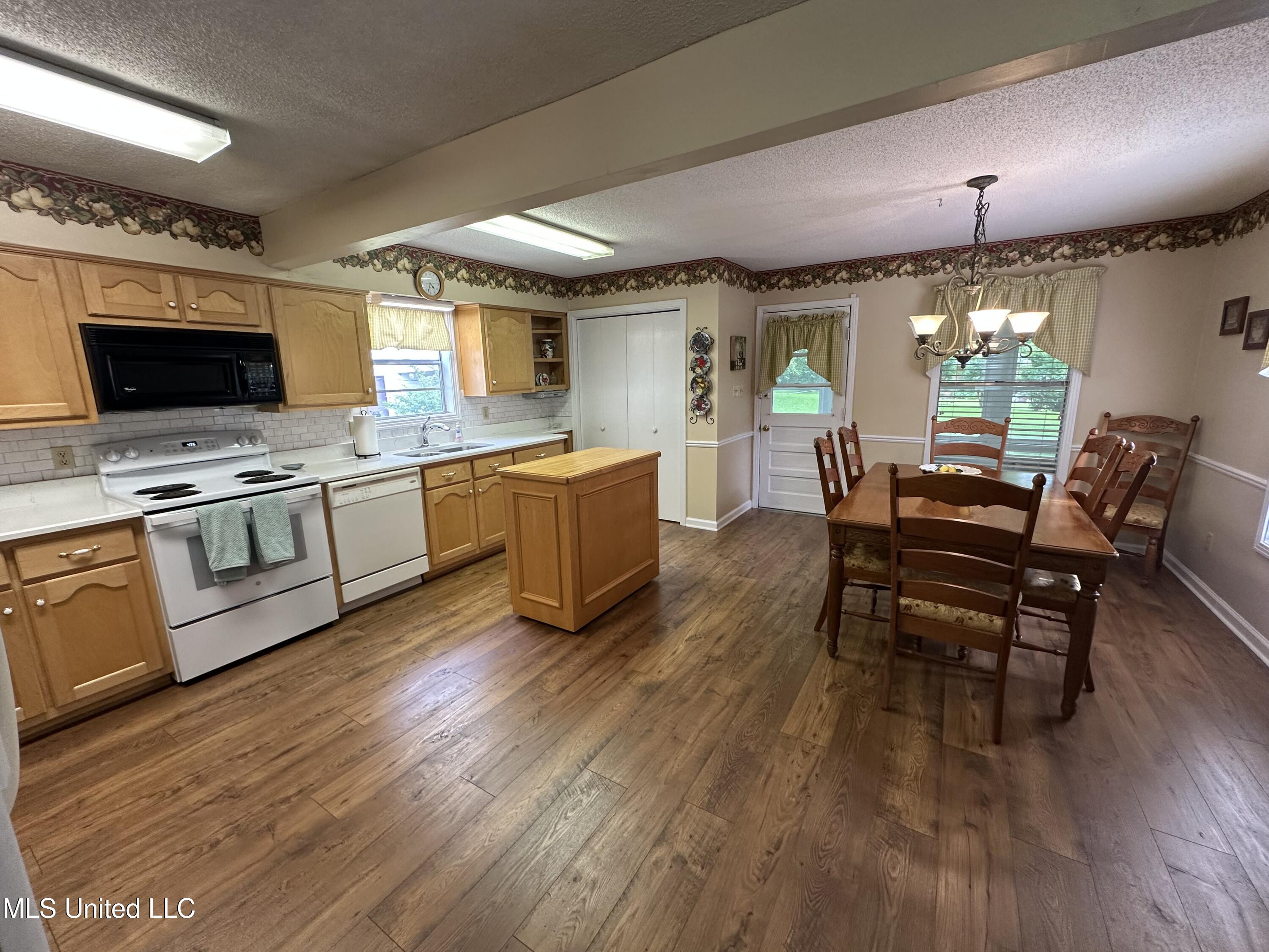 381 W Robinson Street, Hernando, Mississippi image 4