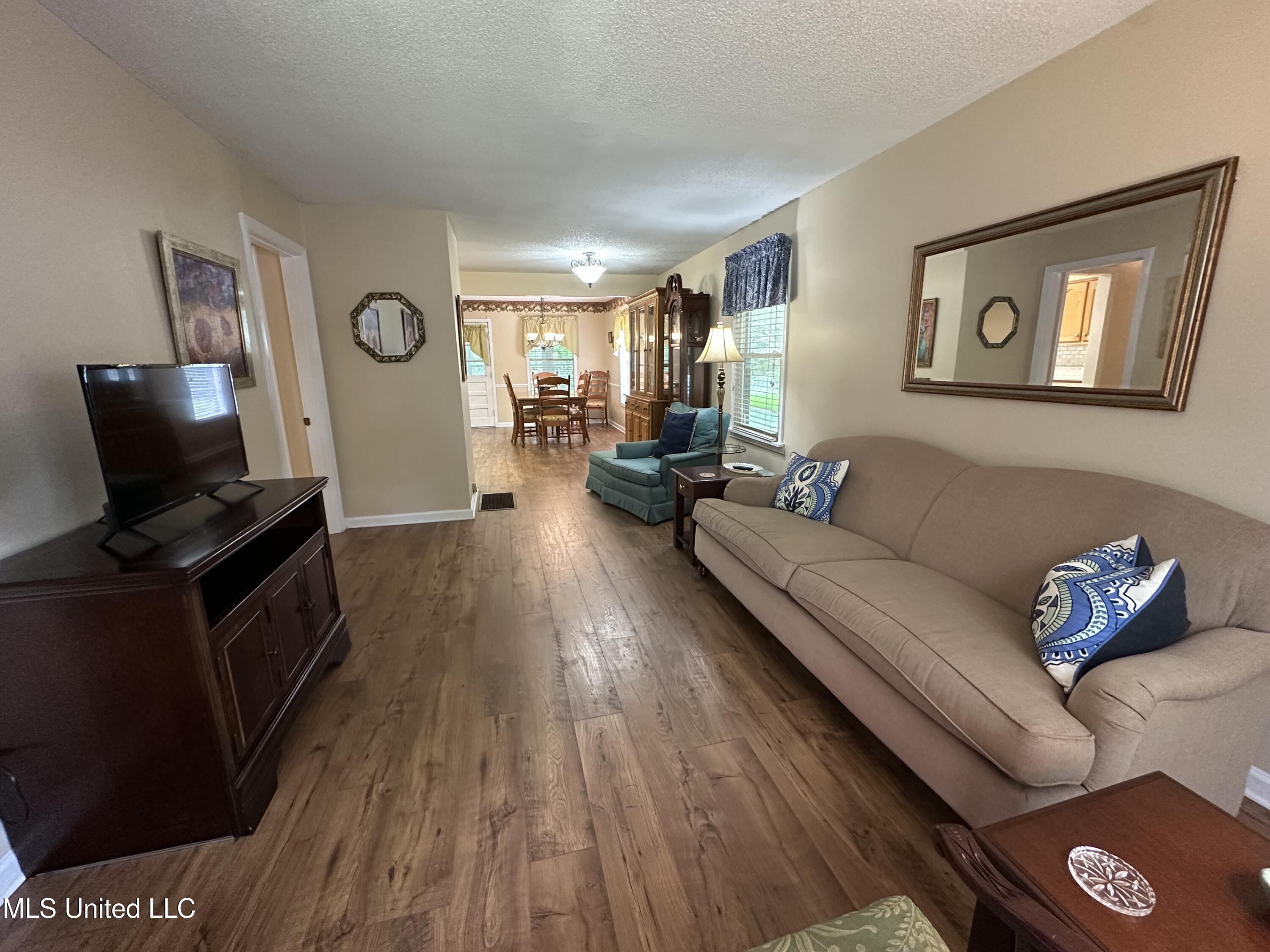 381 W Robinson Street, Hernando, Mississippi image 3