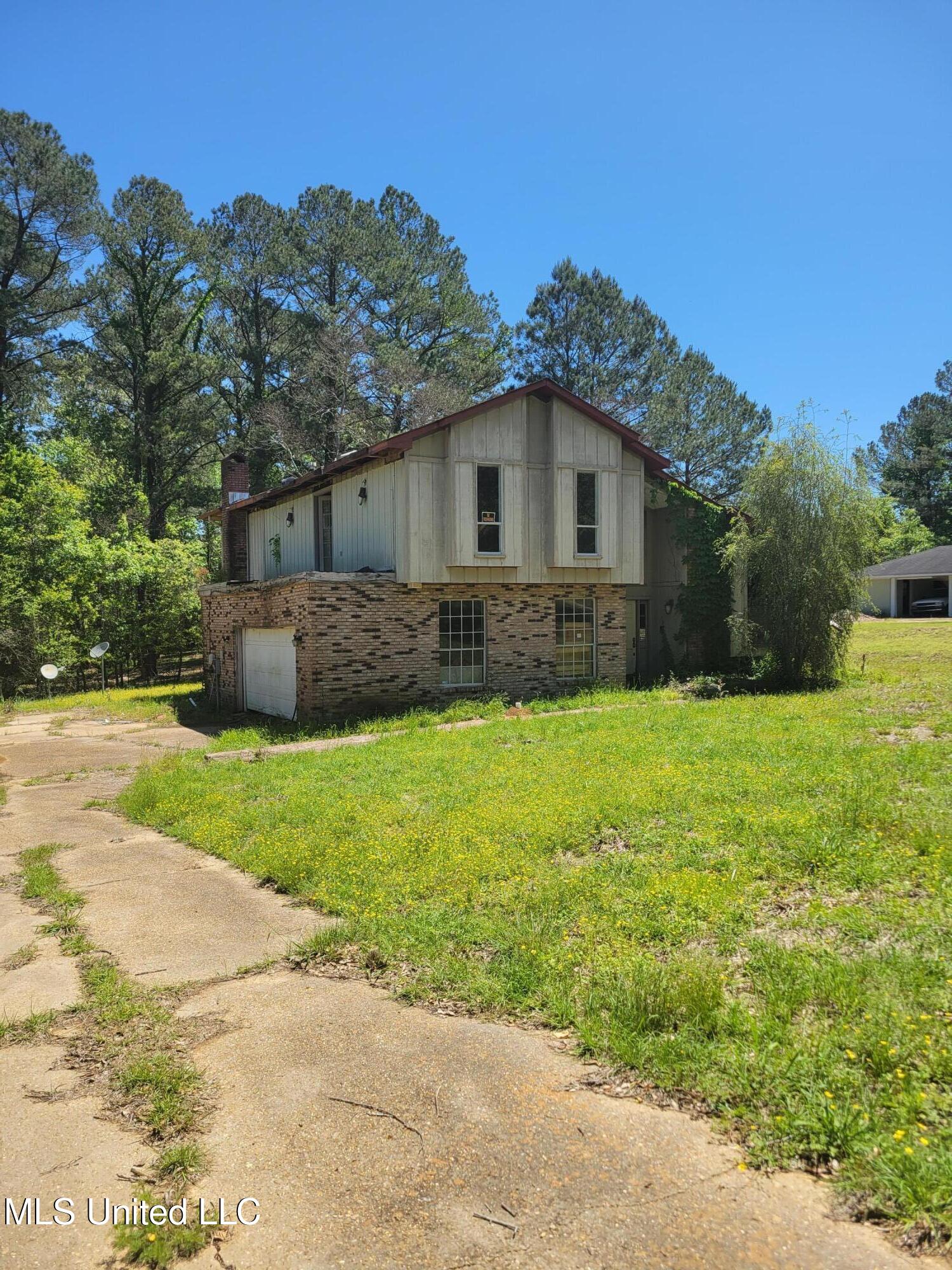4976 Forest Hill Road, Byram, Mississippi image 1