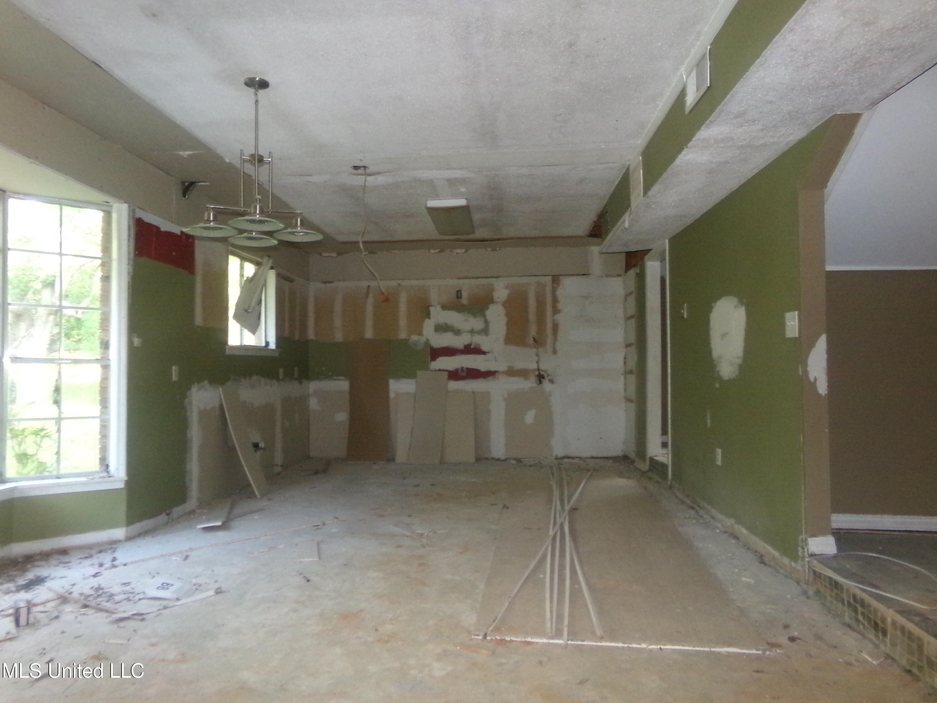 4976 Forest Hill Road, Byram, Mississippi image 4