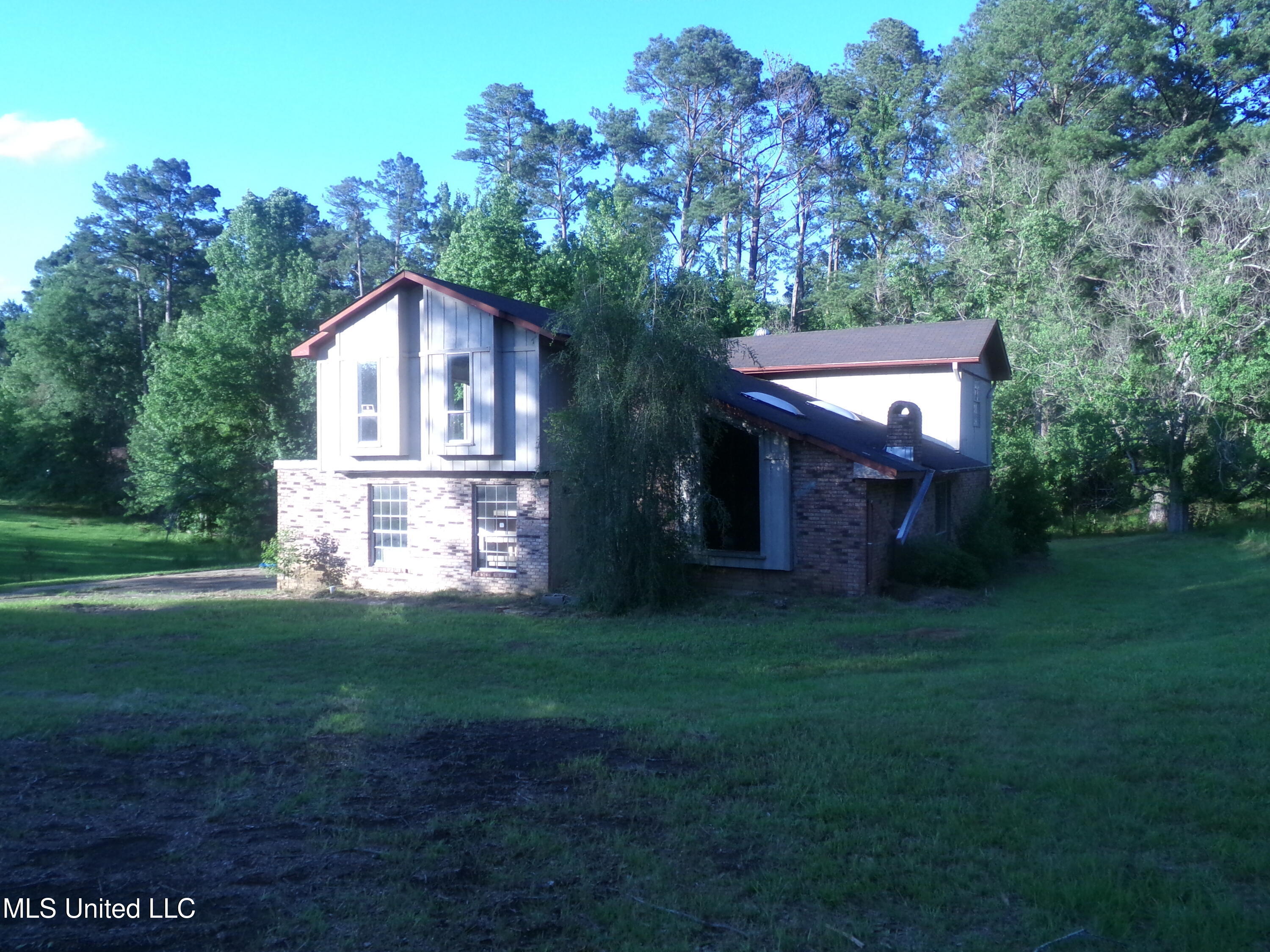 4976 Forest Hill Road, Byram, Mississippi image 3