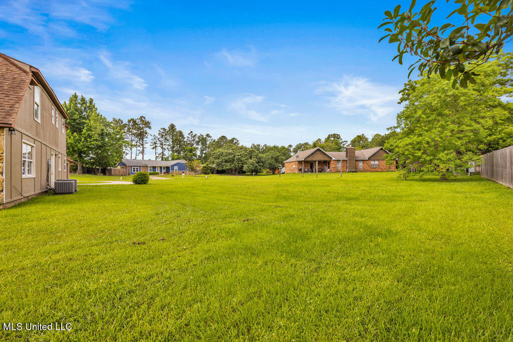 8 Katherine Place, Gulfport, Mississippi image 4