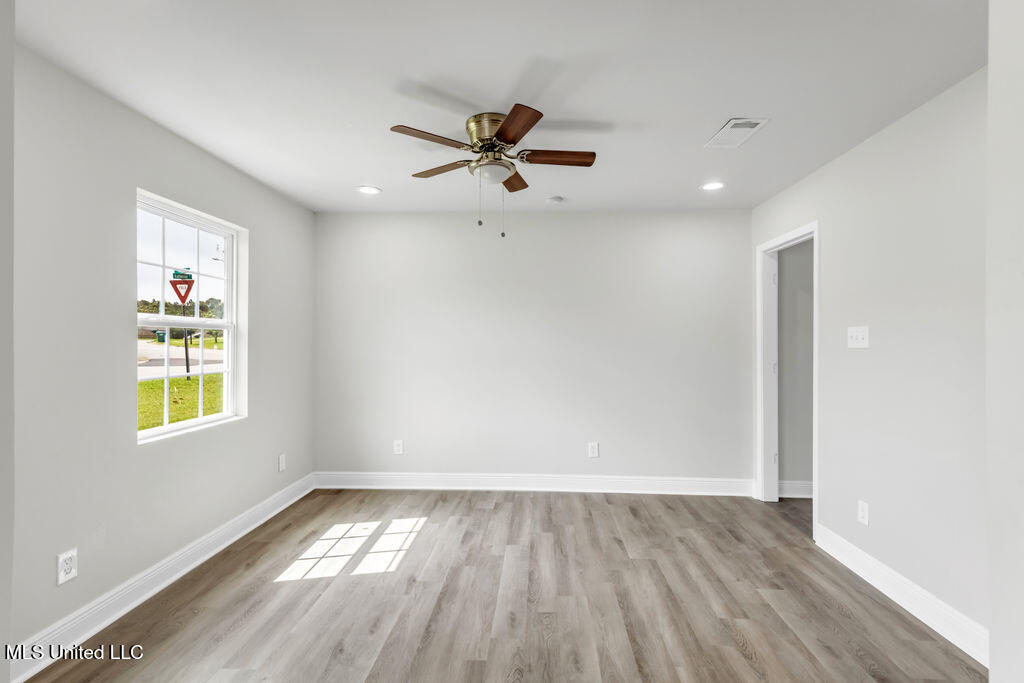8 Katherine Place, Gulfport, Mississippi image 12