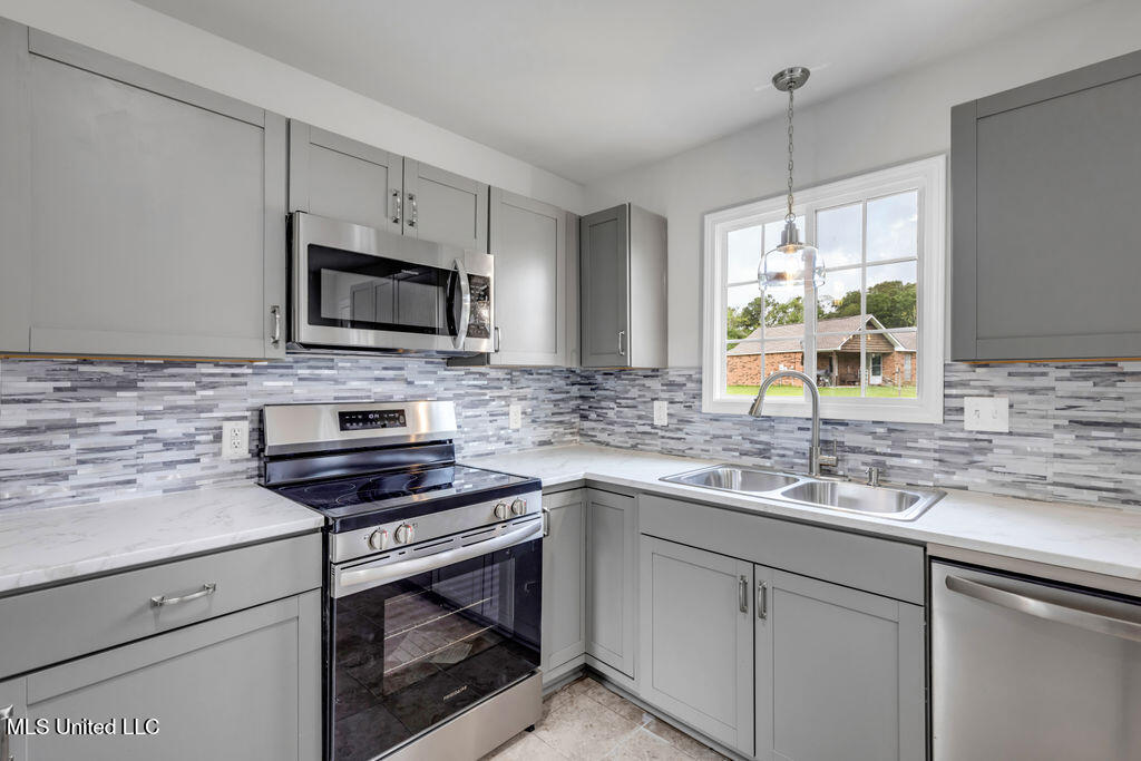 8 Katherine Place, Gulfport, Mississippi image 17