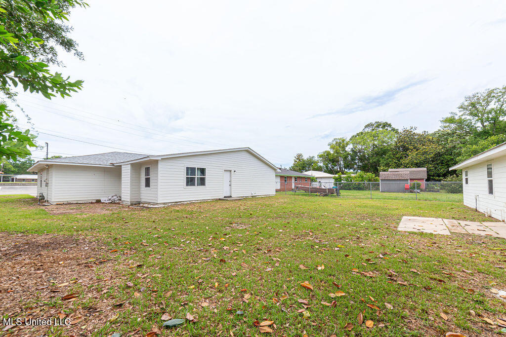 1608 Saint Ann Avenue, Biloxi, Mississippi image 40