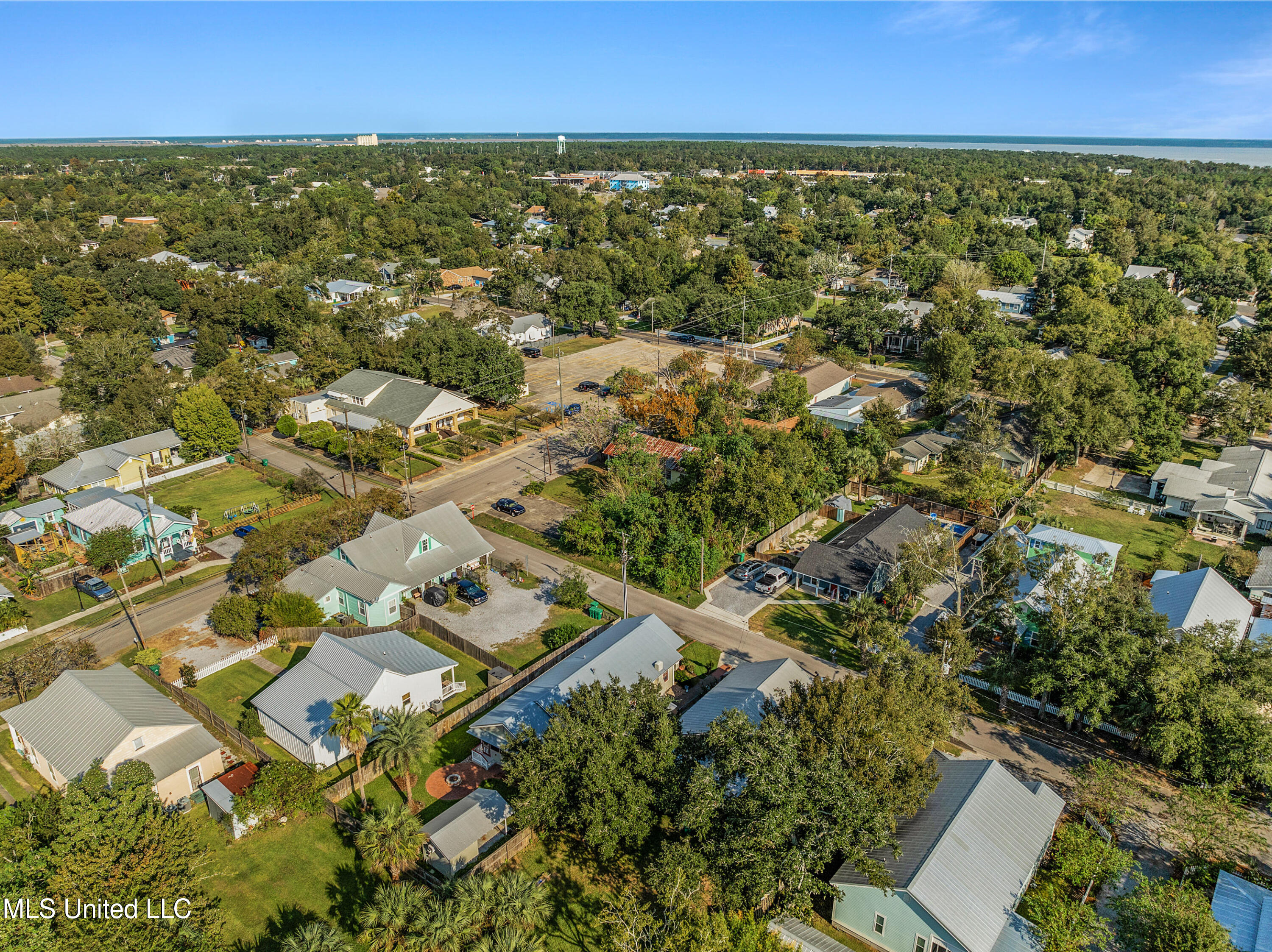 342 St John Street, Bay Saint Louis, Mississippi image 34