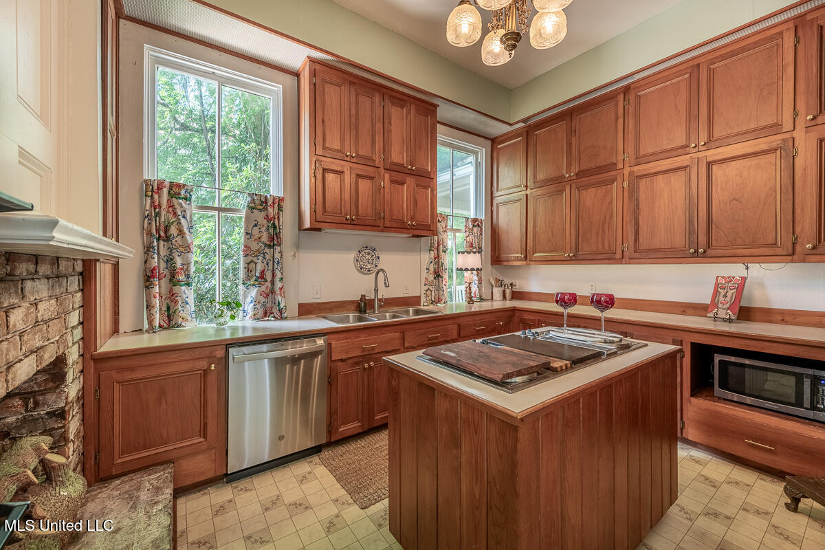 212 Linton Avenue, Natchez, Mississippi image 29