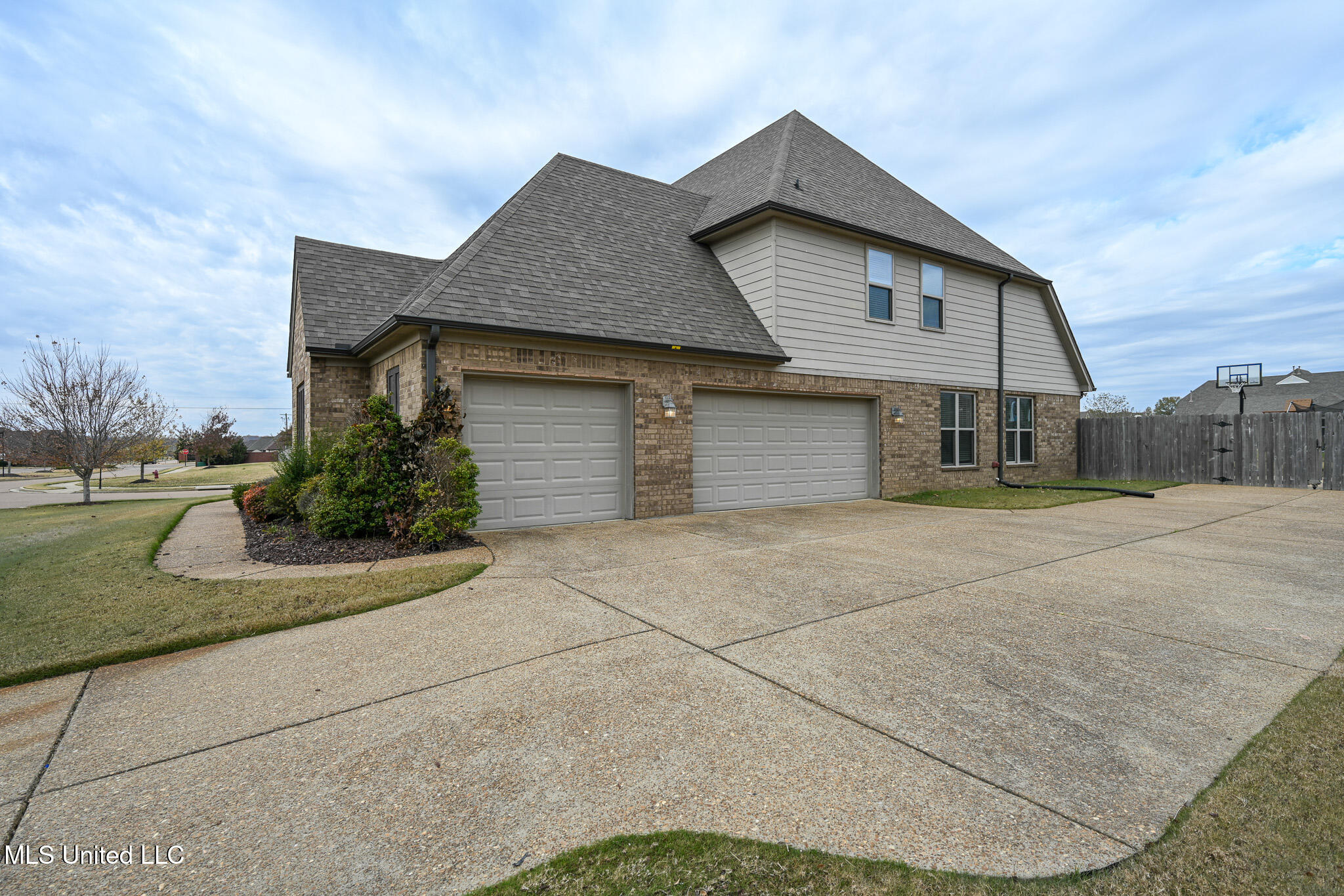 7070 E Hawks Crossing Drive, Olive Branch, Mississippi image 7