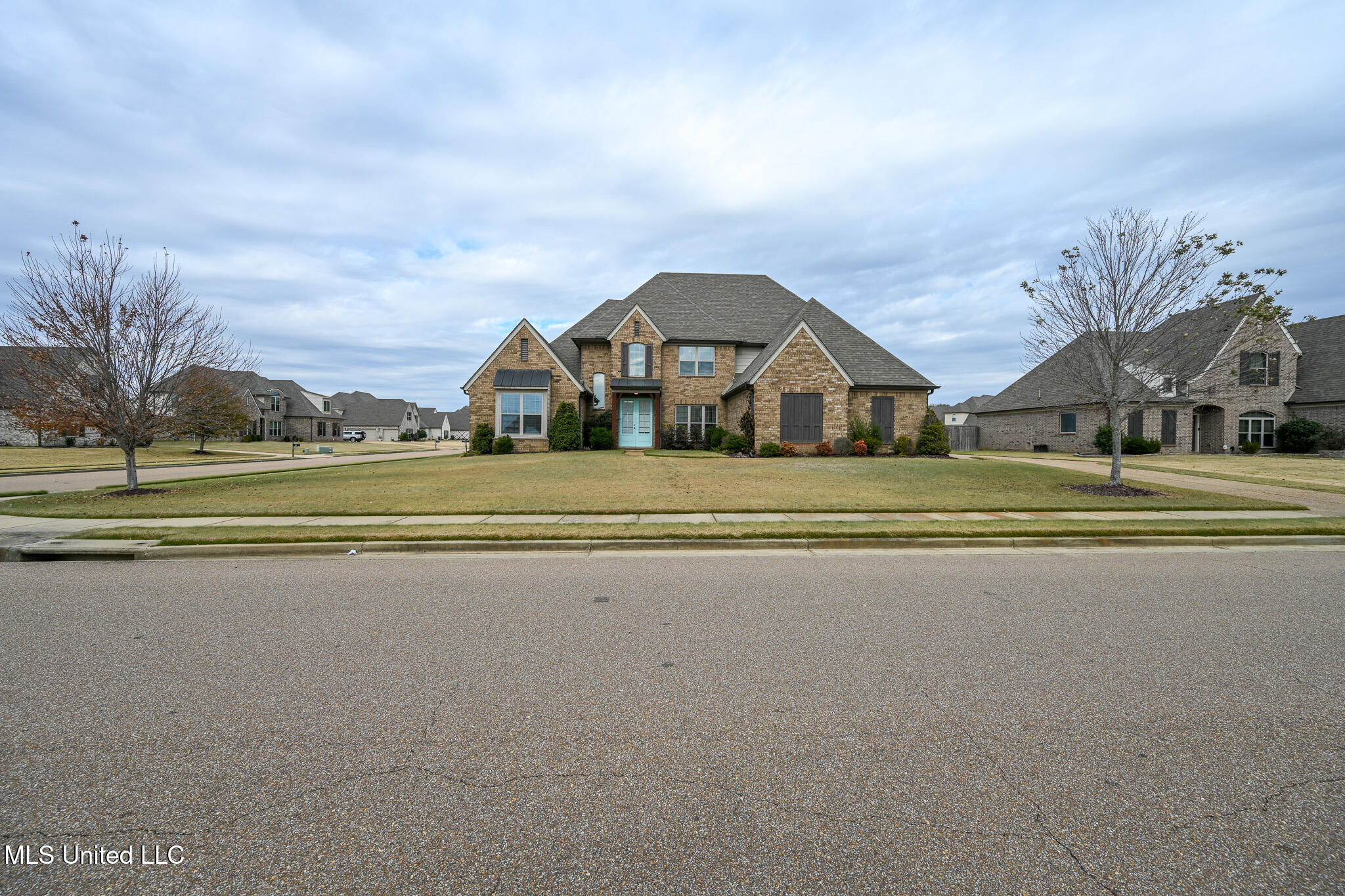 7070 E Hawks Crossing Drive, Olive Branch, Mississippi image 3