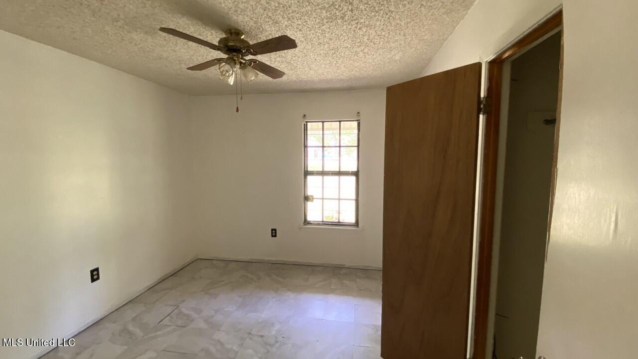 2334 N Pine Lea Drive, Jackson, Mississippi image 7