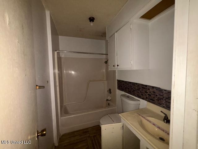 2334 N Pine Lea Drive, Jackson, Mississippi image 11