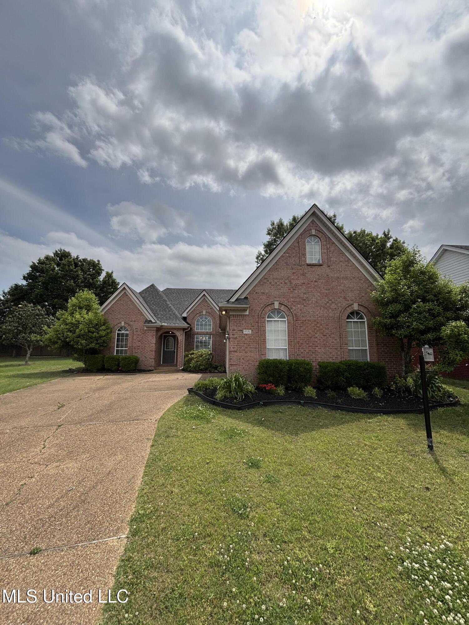 4526 Westminister Circle, Southaven, Mississippi image 2
