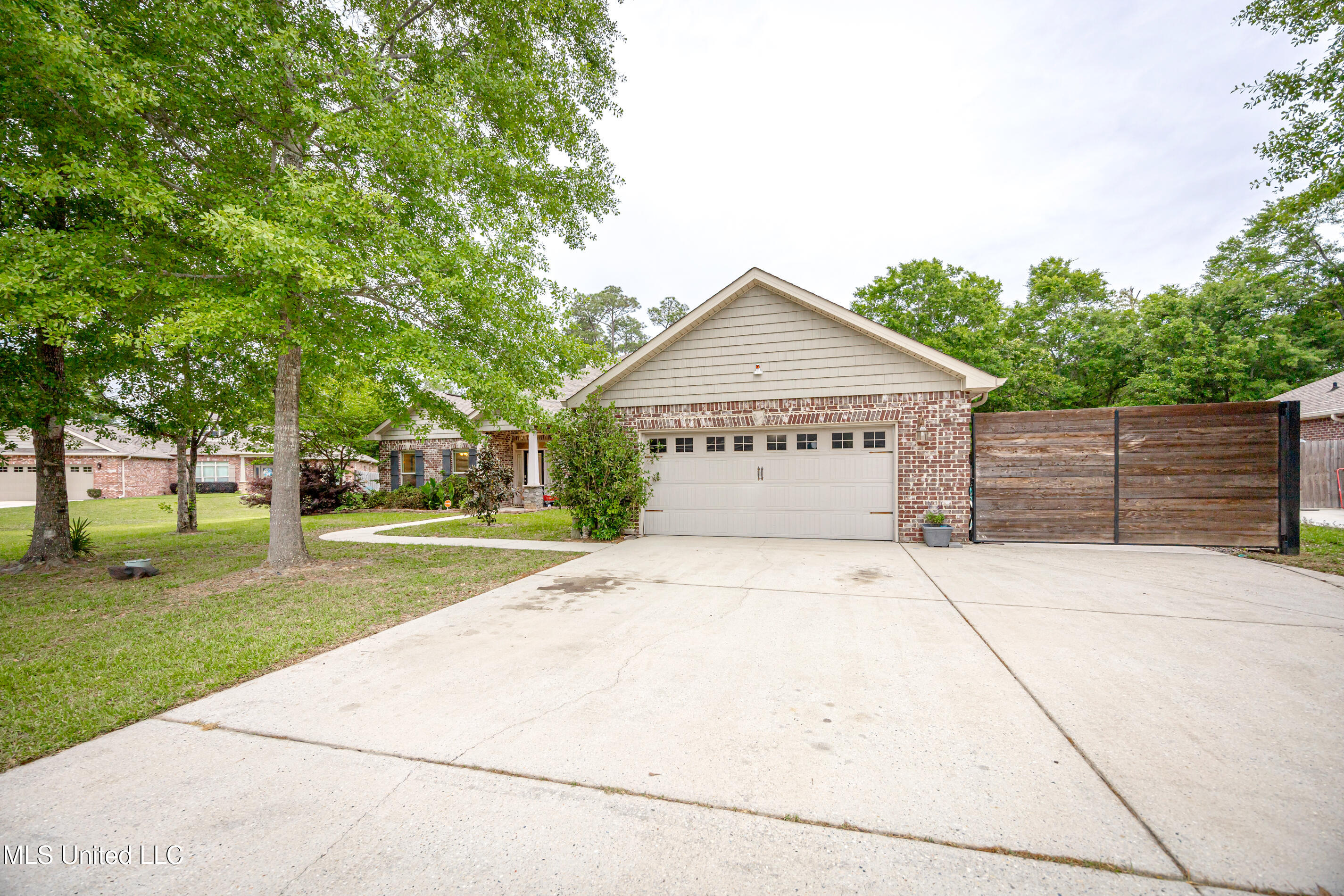 1020 Cardinal Cove, Ocean Springs, Mississippi image 3