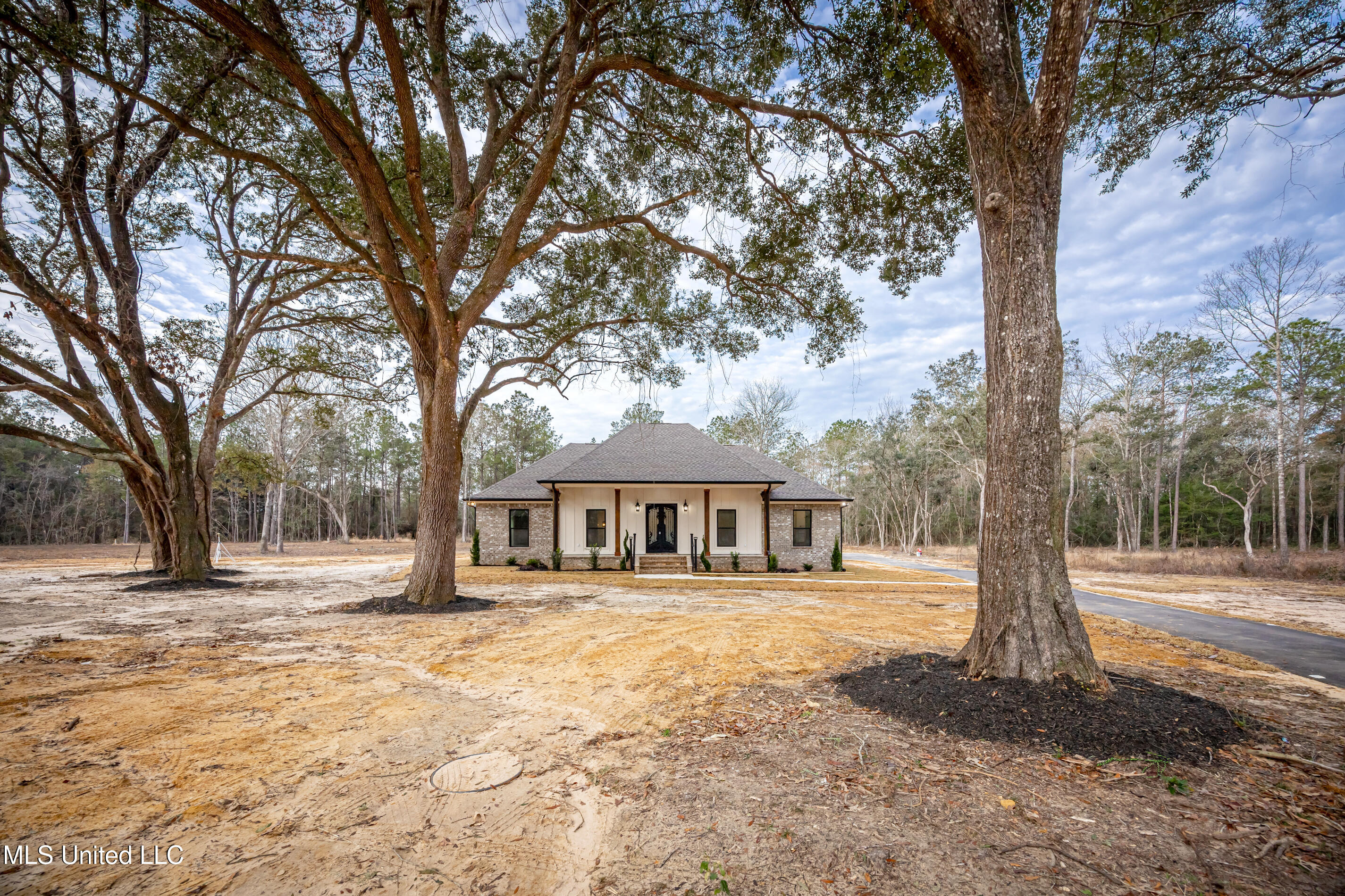 17121 Hillcrest Ridge Drive, Vancleave, Mississippi image 1