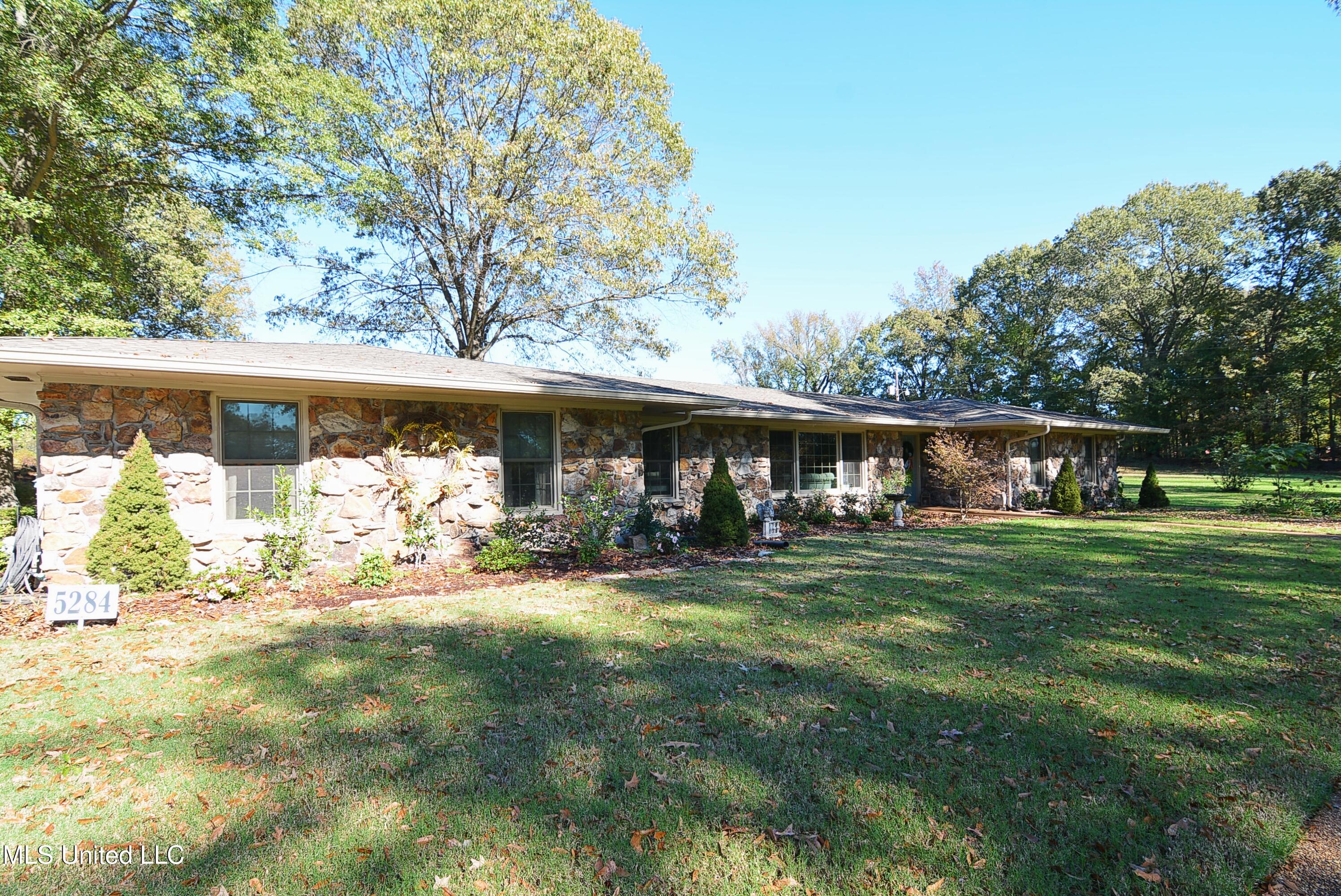 5284 W Oak Grove Road, Hernando, Mississippi image 3