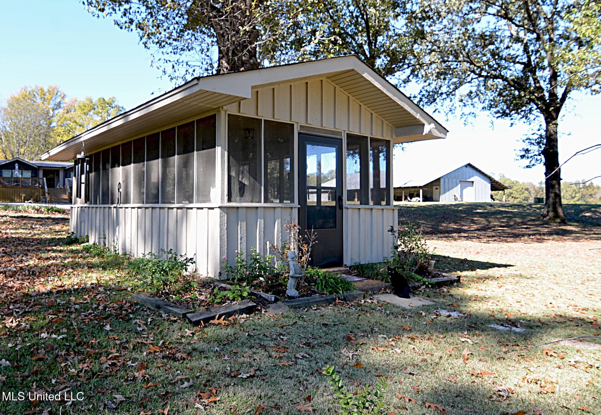 5284 W Oak Grove Road, Hernando, Mississippi image 29