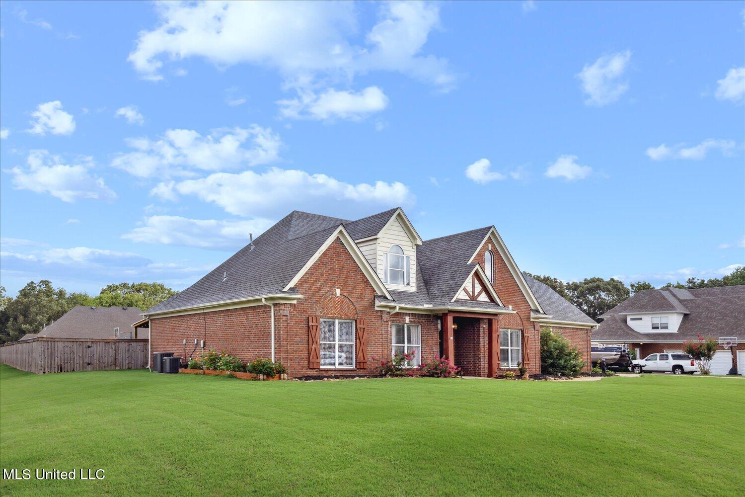 3779 East Pointe Drive, Southaven, Mississippi image 3