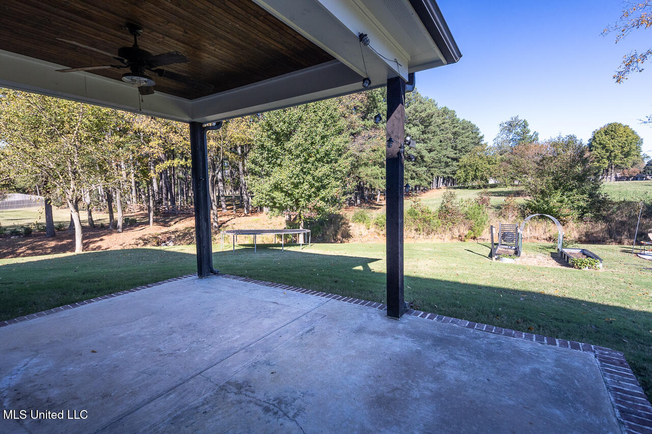 4578 Pleasant Breeze Drive, Olive Branch, Mississippi image 27