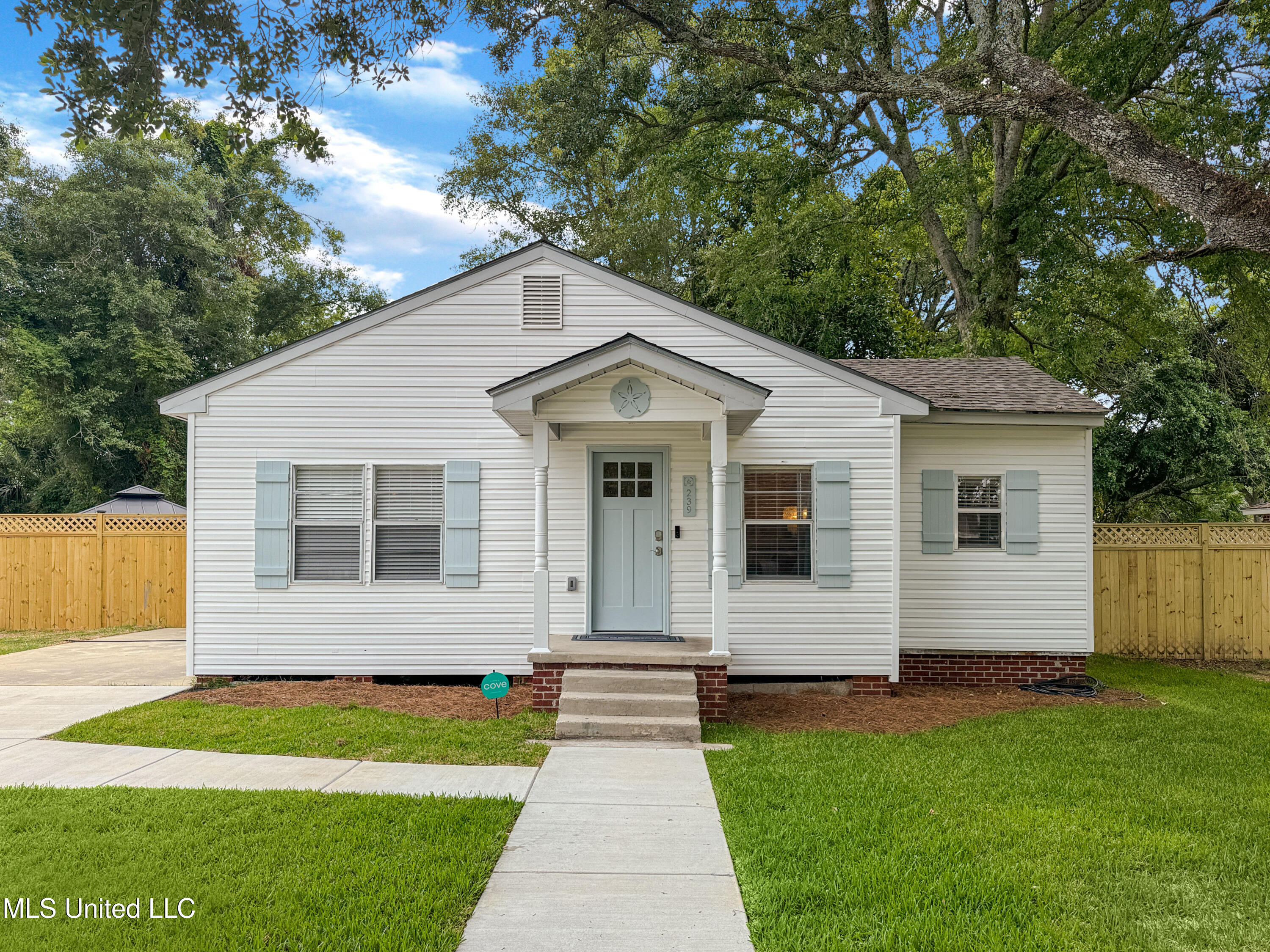 239 Palmetto Lane, Gulfport, Mississippi image 1