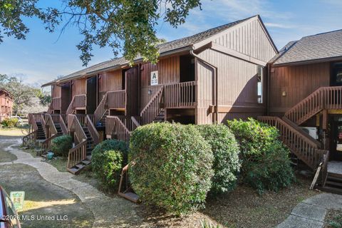 Condo For Sale - 205 Lakeside Villa<br/> Hancock County, Diamondhead, MS 39525