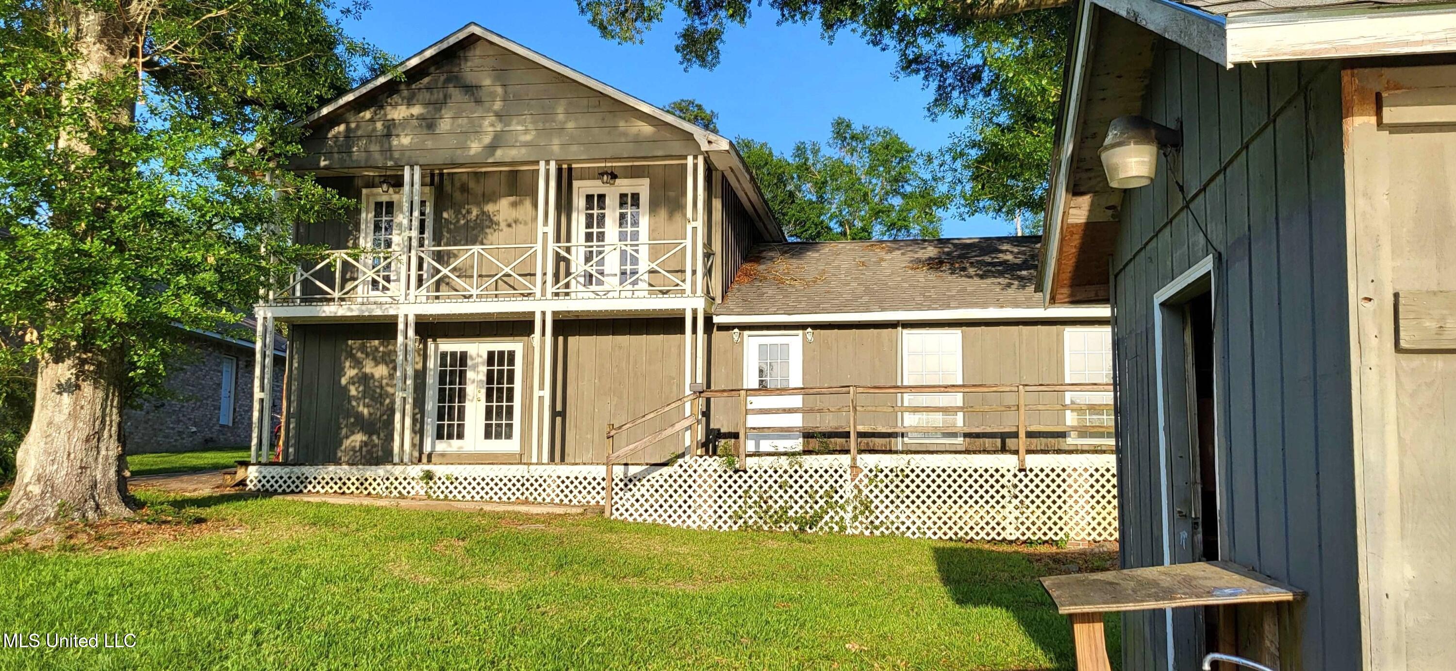 904 E Lakeshore Drive, Carriere, Mississippi image 1