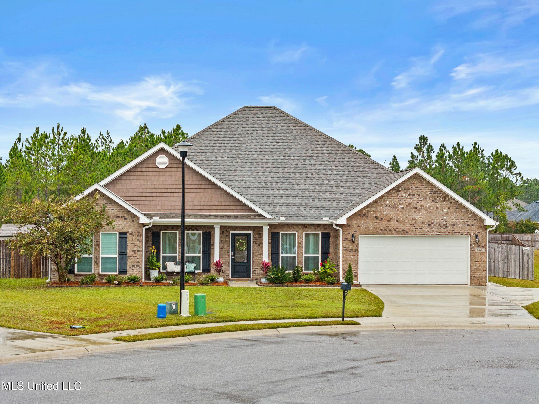 1221 Carraway Cove, Ocean Springs, Mississippi image 1