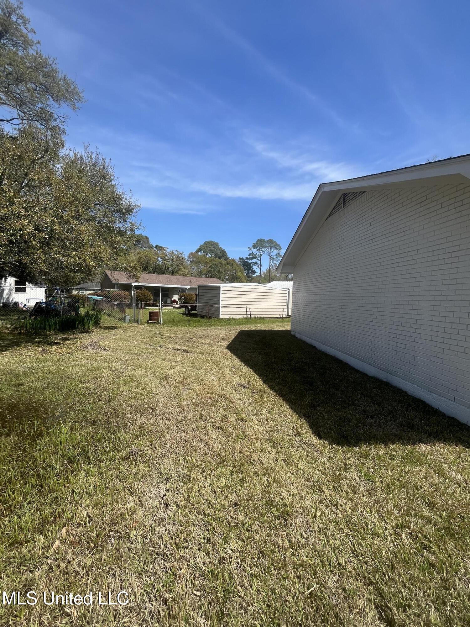 2212 Shadowwood Circle, Gautier, Mississippi image 2