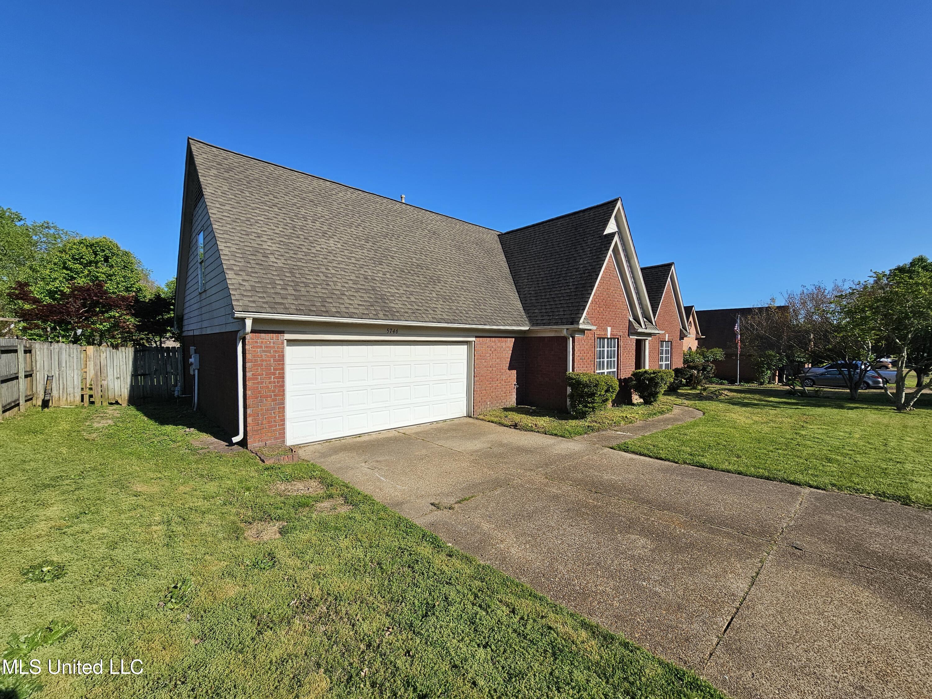 5746 Eagleston Drive, Olive Branch, Mississippi image 2