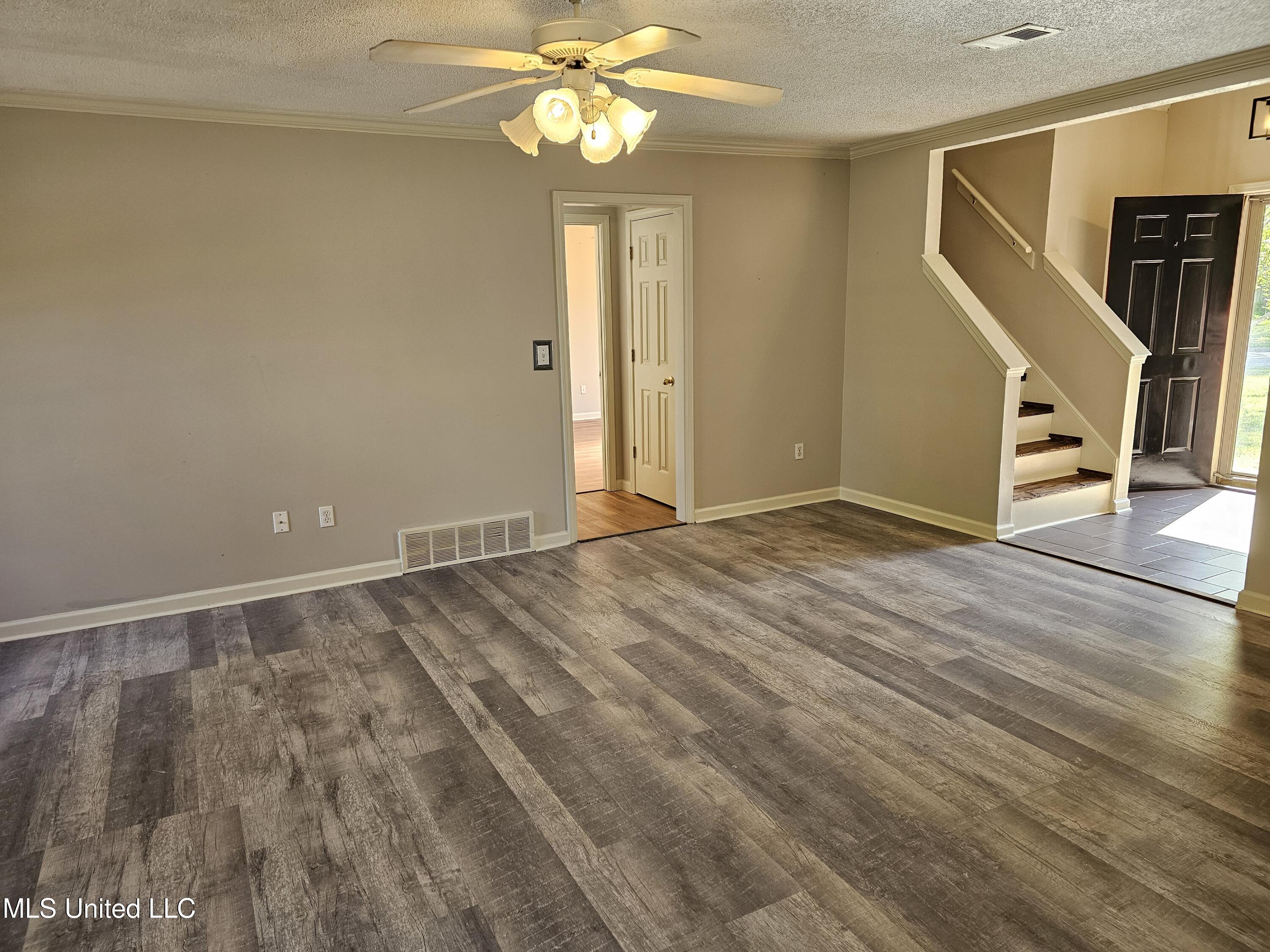 5746 Eagleston Drive, Olive Branch, Mississippi image 7