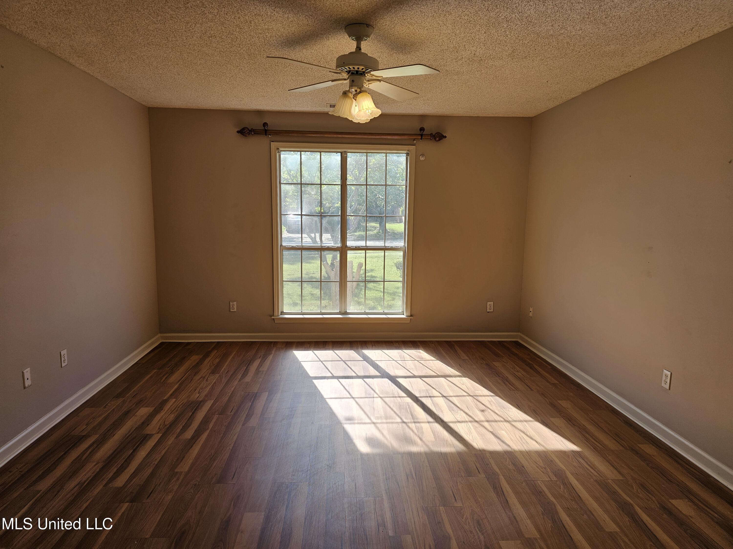 5746 Eagleston Drive, Olive Branch, Mississippi image 16