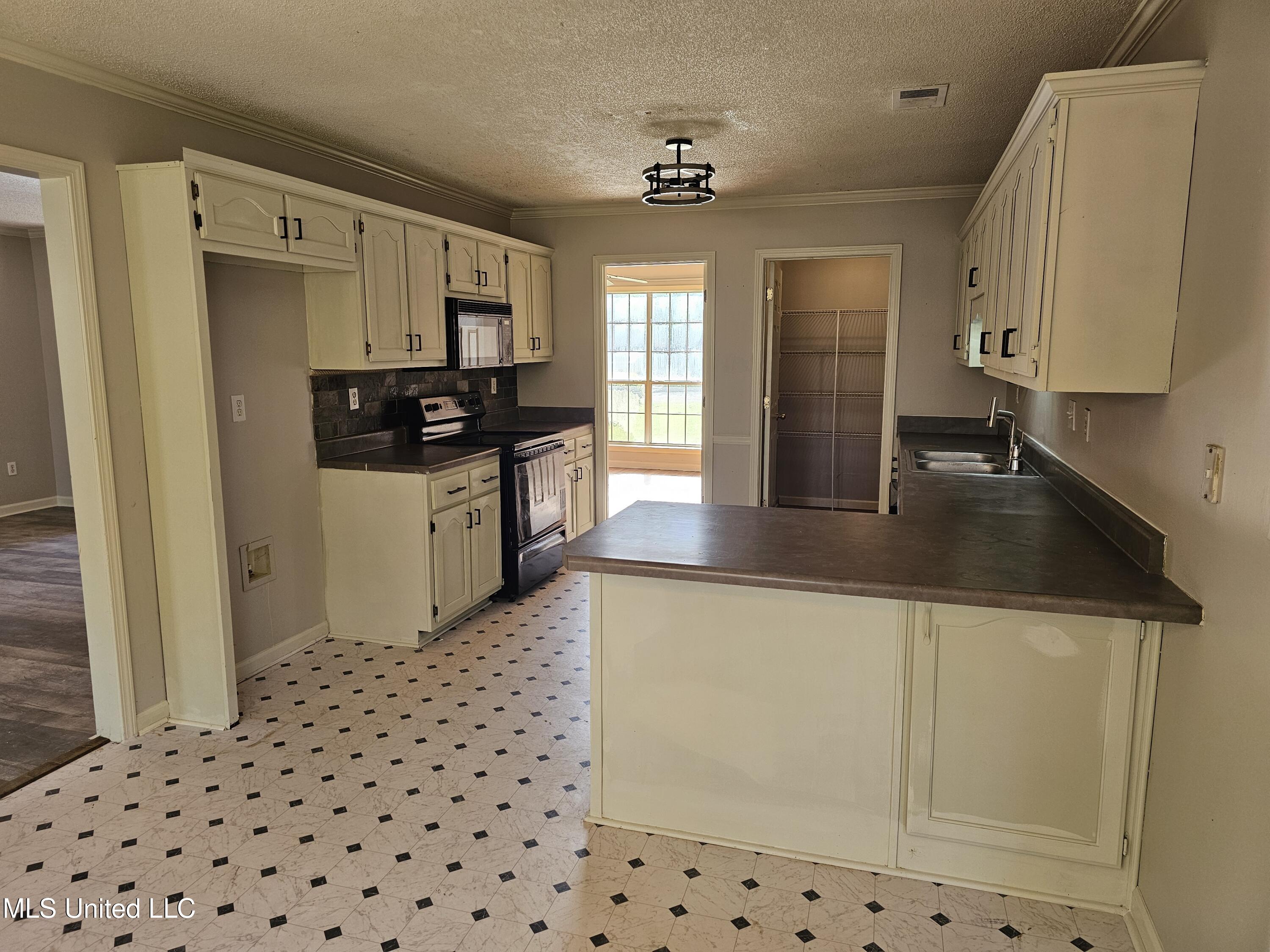 5746 Eagleston Drive, Olive Branch, Mississippi image 12