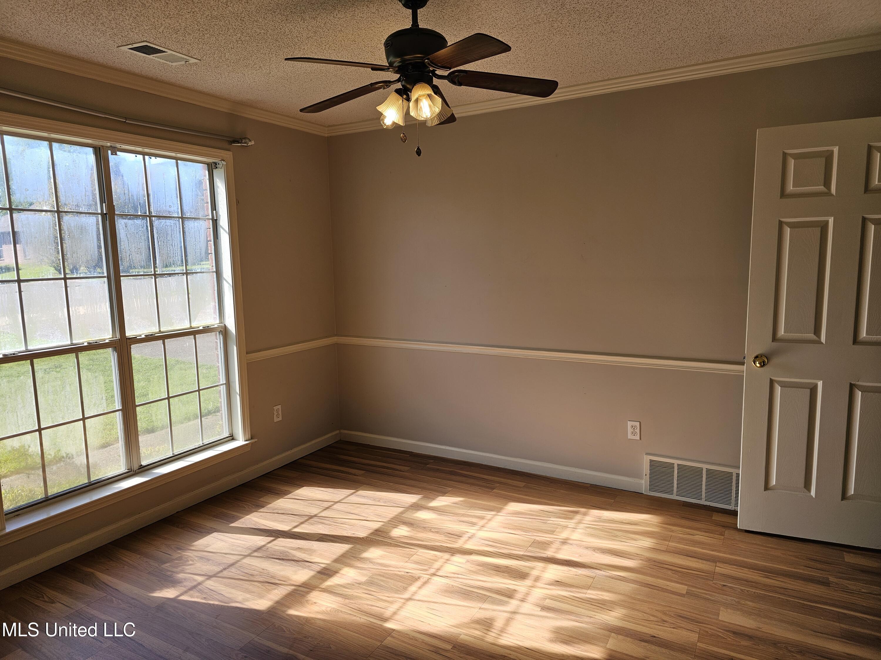 5746 Eagleston Drive, Olive Branch, Mississippi image 8