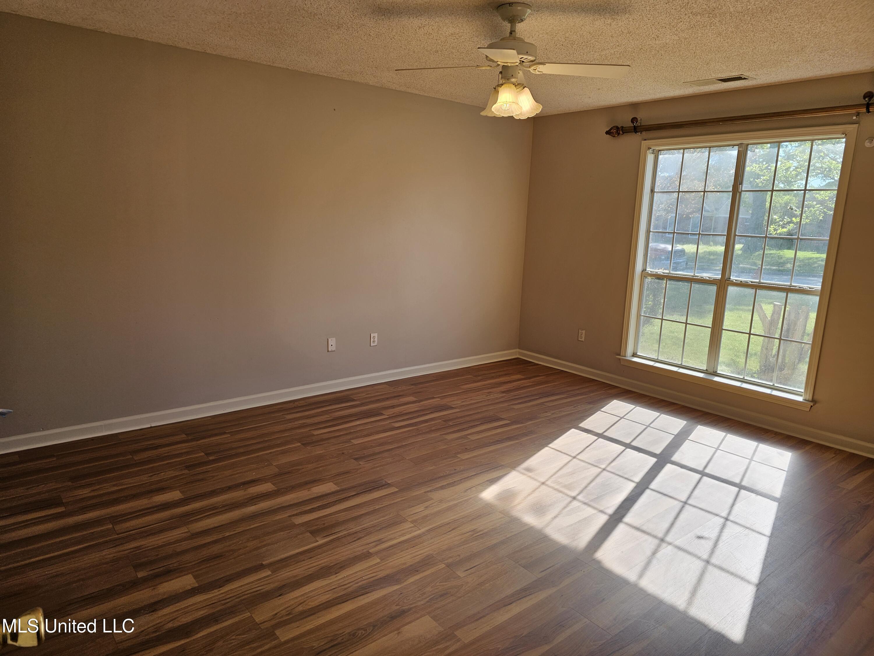 5746 Eagleston Drive, Olive Branch, Mississippi image 15