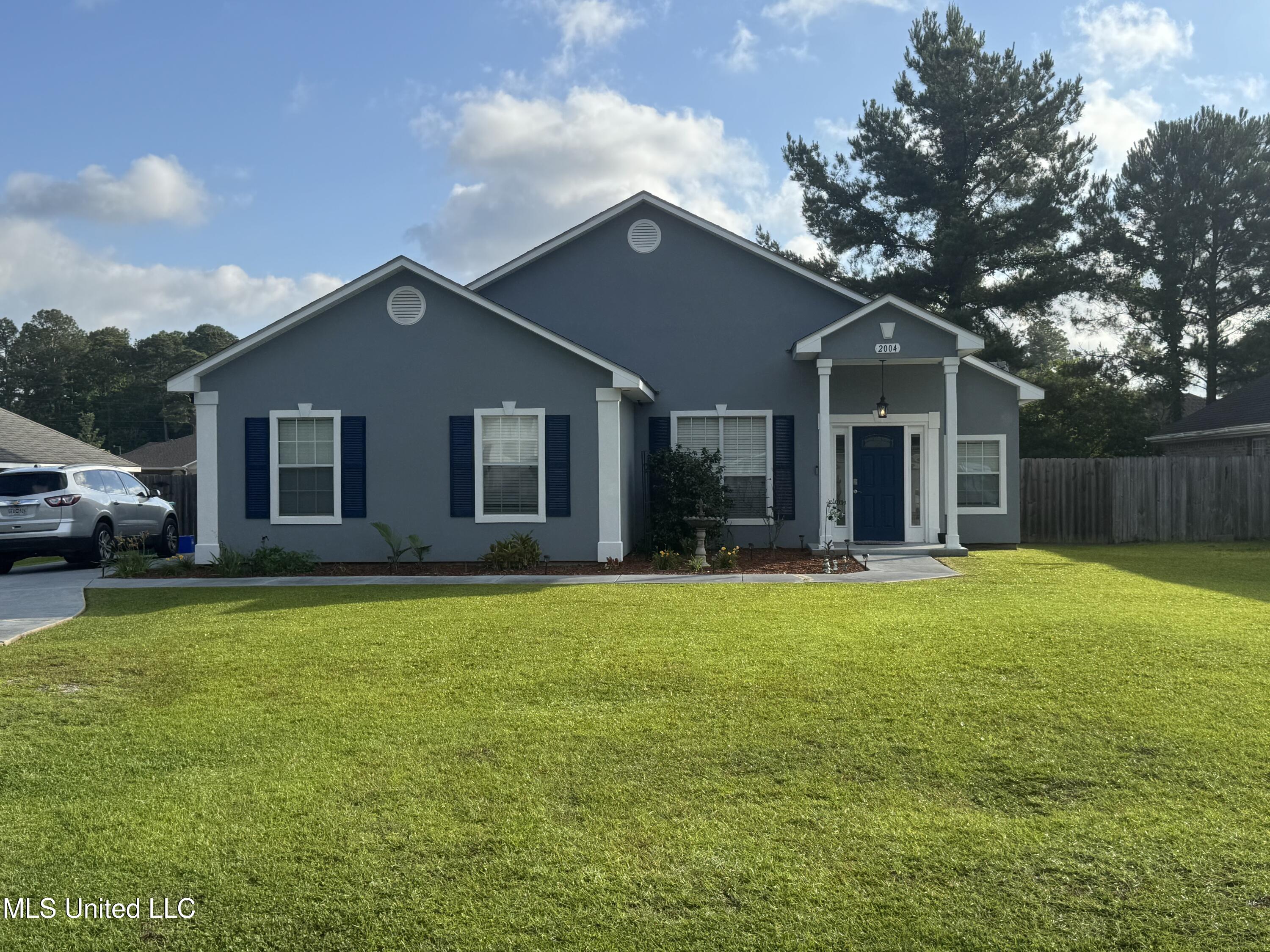 2004 Bayou View Circle, Gautier, Mississippi image 1