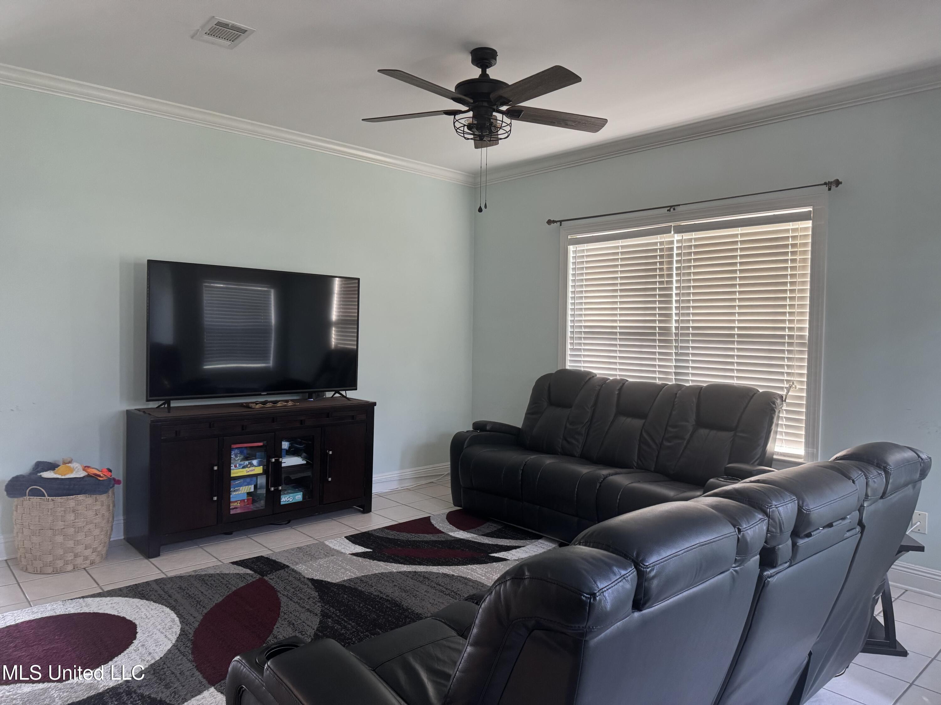 2004 Bayou View Circle, Gautier, Mississippi image 2