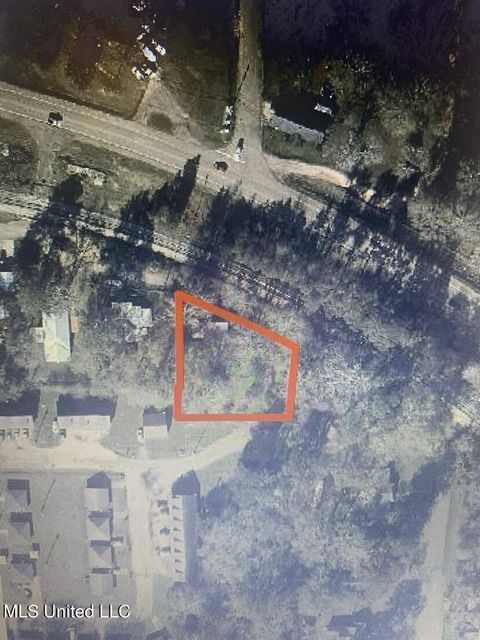 Homes For Sale - 600 NW Goodwater Road<br/> Magee, MS 39111