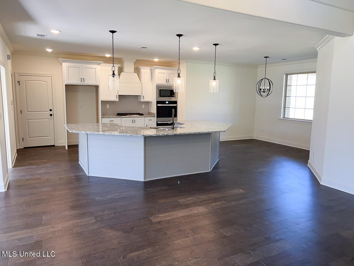 500 Poplar Lane, Holly Springs, Mississippi image 5