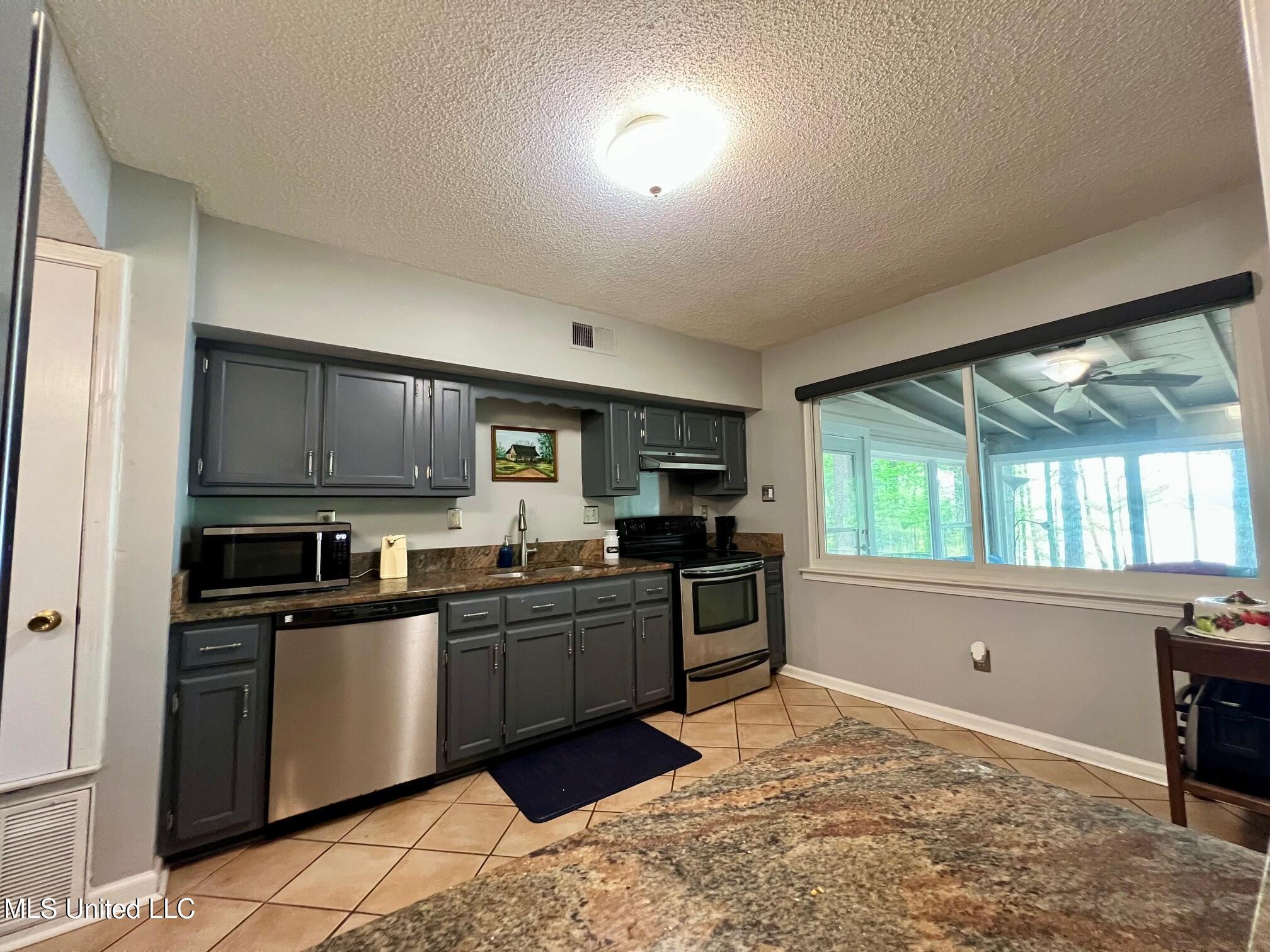 5420 Openwood Lane, Hernando, Mississippi image 12