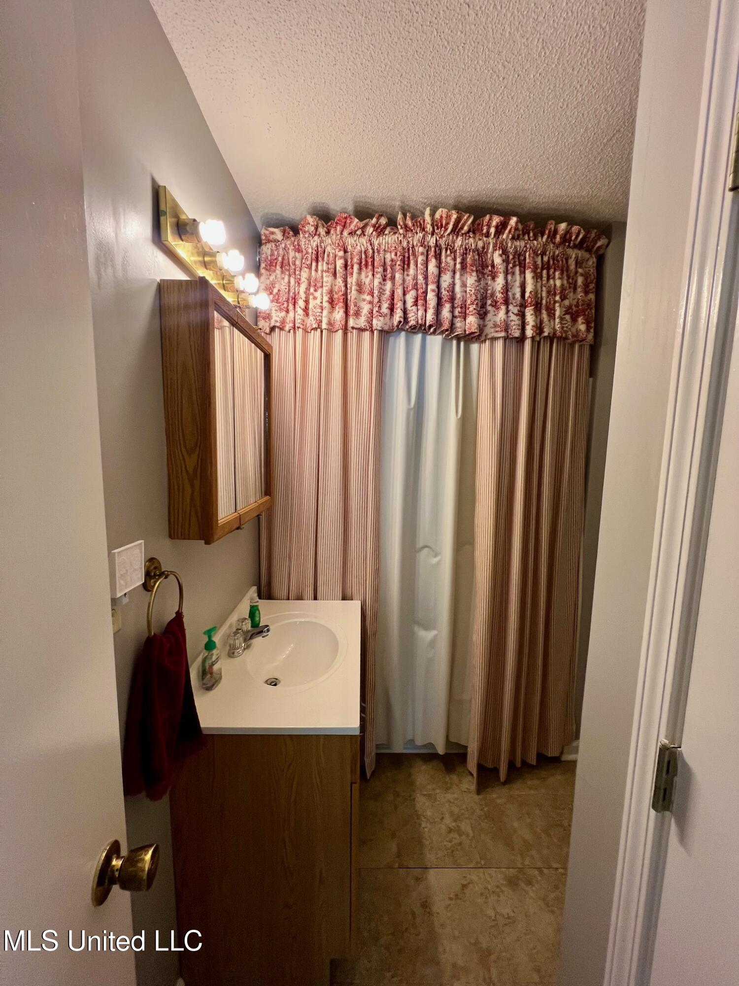 5420 Openwood Lane, Hernando, Mississippi image 7