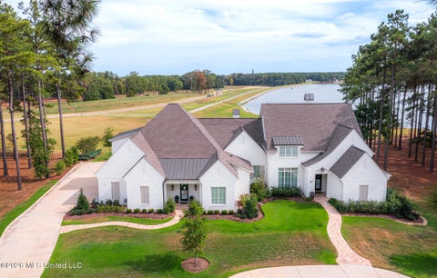 Homes For Sale - 107 Bishop Point<br/> Madison, MS 39110