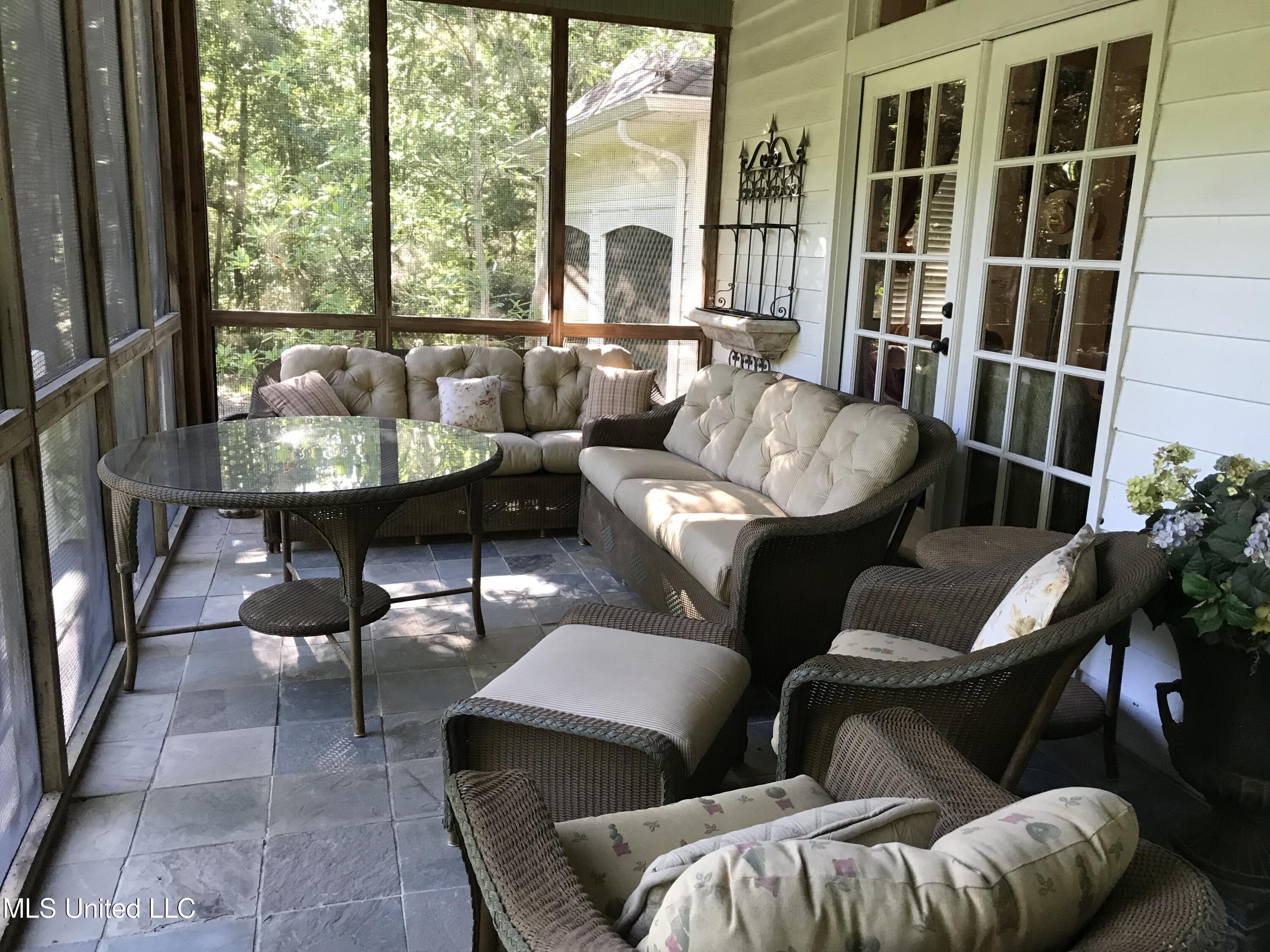 1063 Robinson Springs Road, Madison, Mississippi image 9